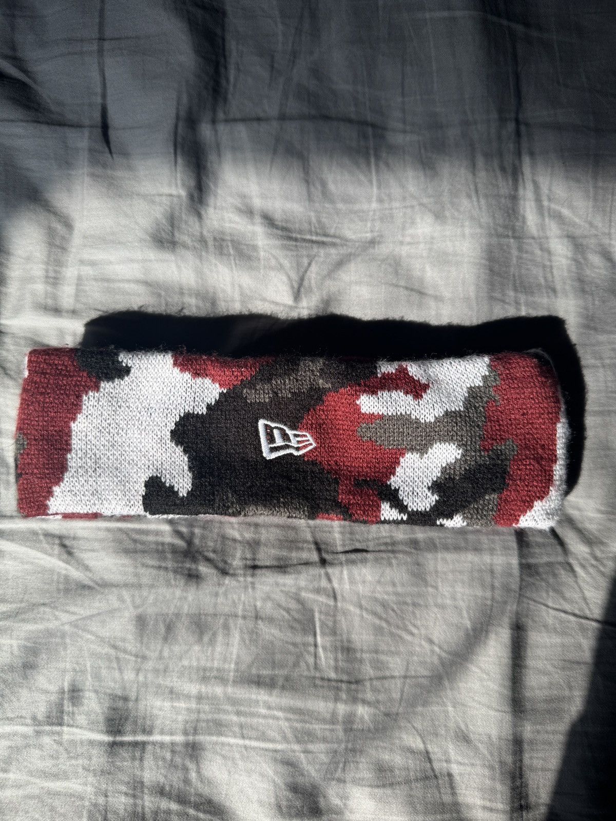 New Era × Supreme Supreme x New Era Reflective Logo Red Camo Headband Size ONE SIZE - 3 Thumbnail