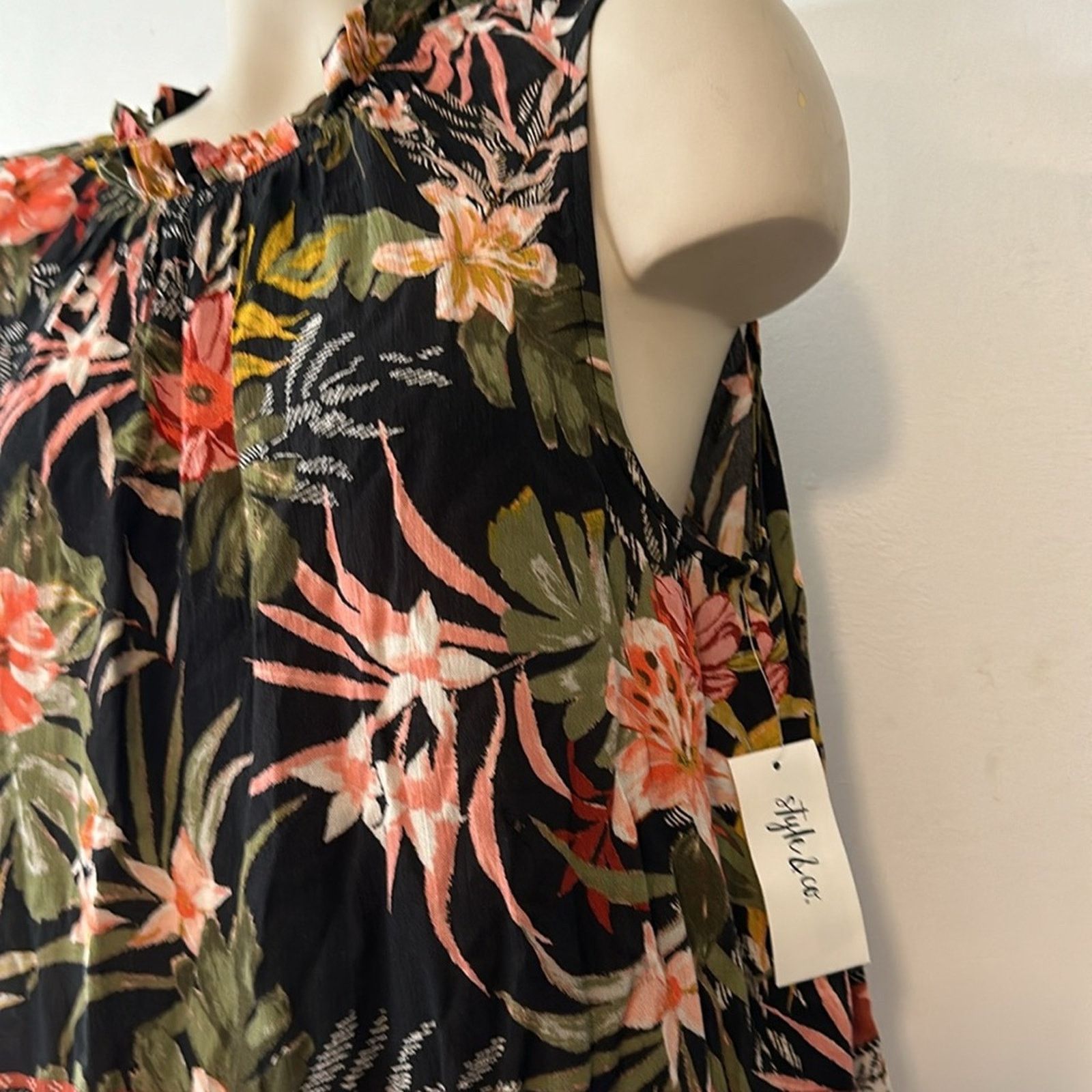 Other Bohemian blouse XL Style Co. tassel bottom NWT Size XL / US 12-14 / IT 48-50 - 2 Thumbnail