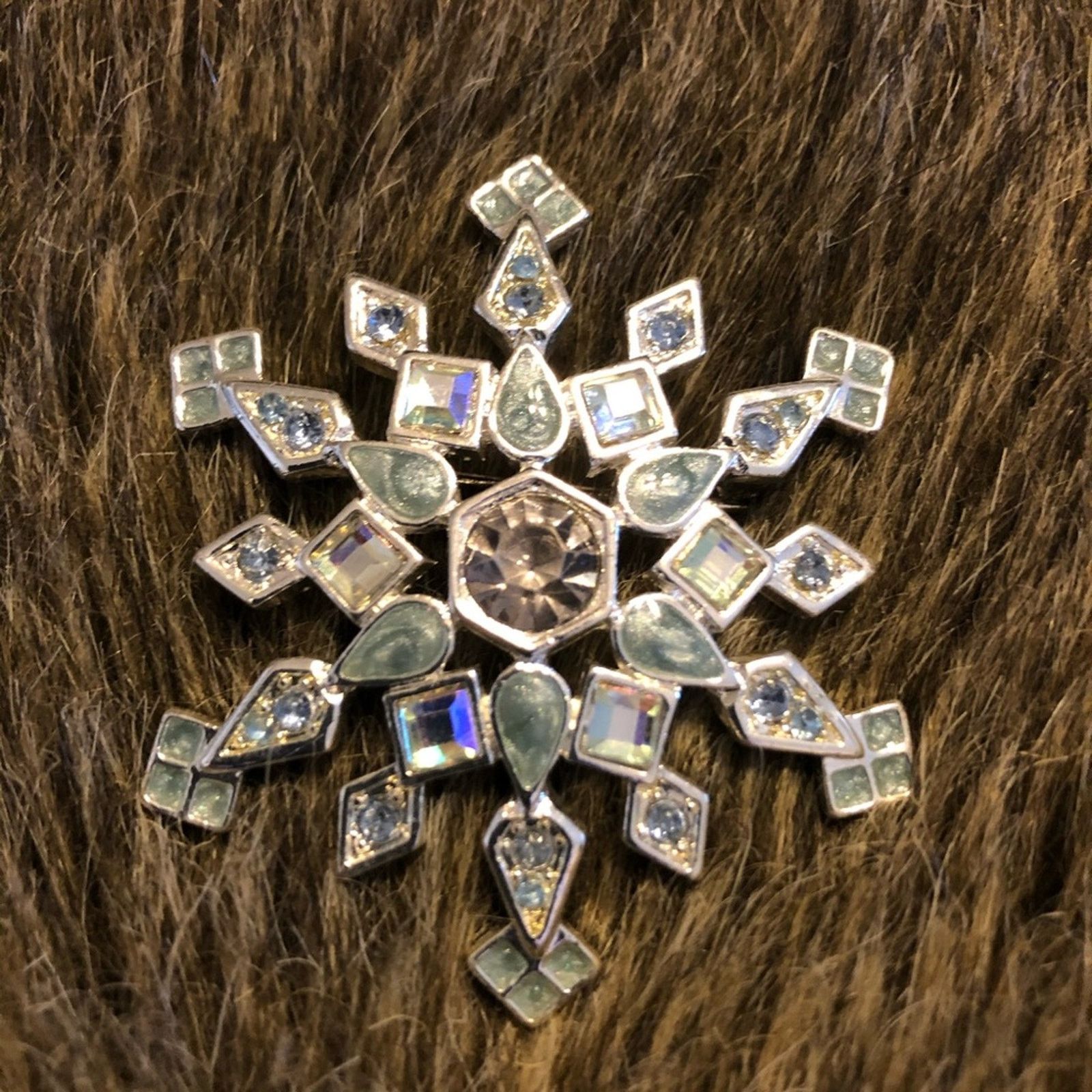 Monet Vintage Monet starburst ice snowflake brooch Size ONE SIZE - 1 Thumbnail