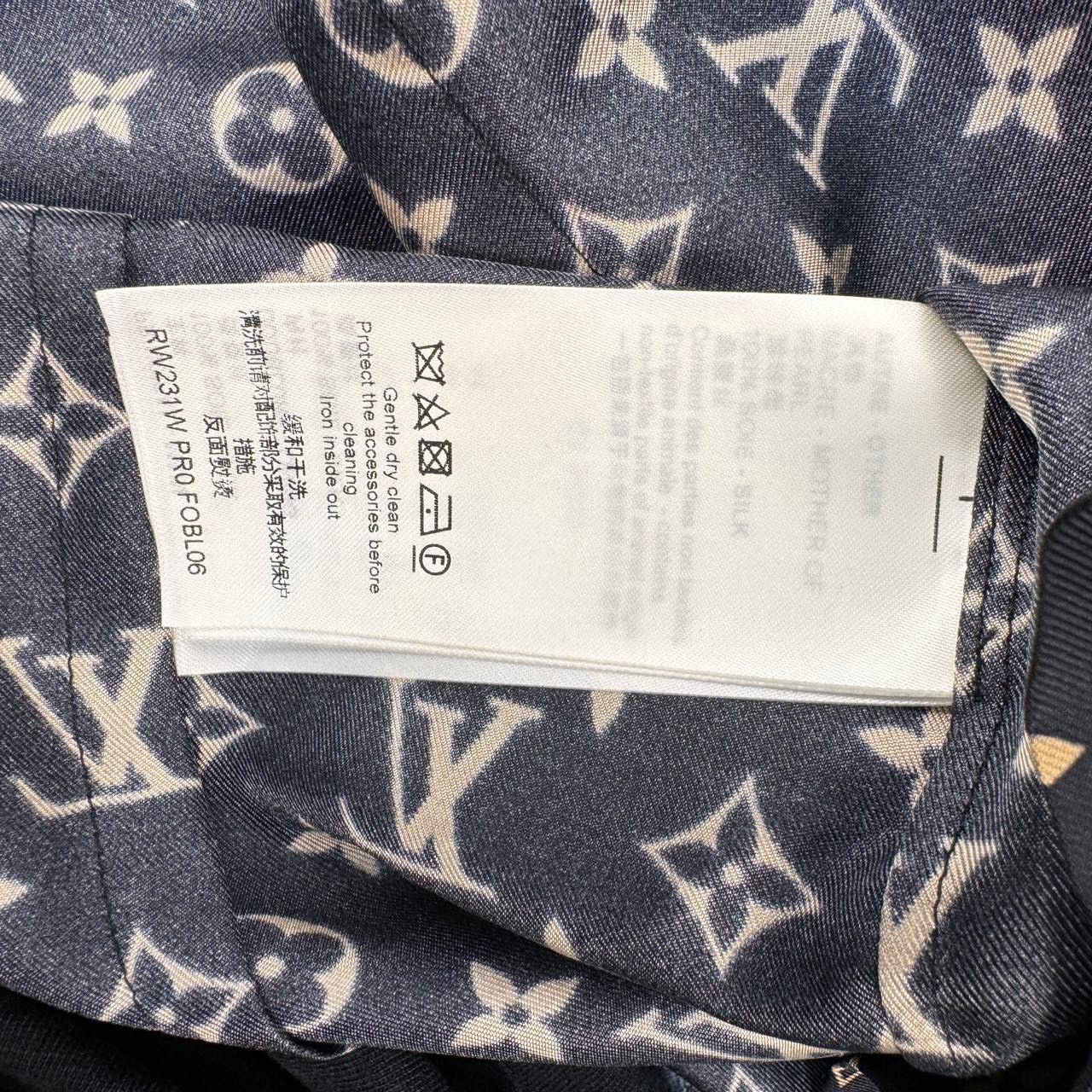 Louis Vuitton Louis Vuitton Black full logo mulberry silk shirt Nextarro Size XS / US 0-2 / IT 36-38 - 6 Thumbnail
