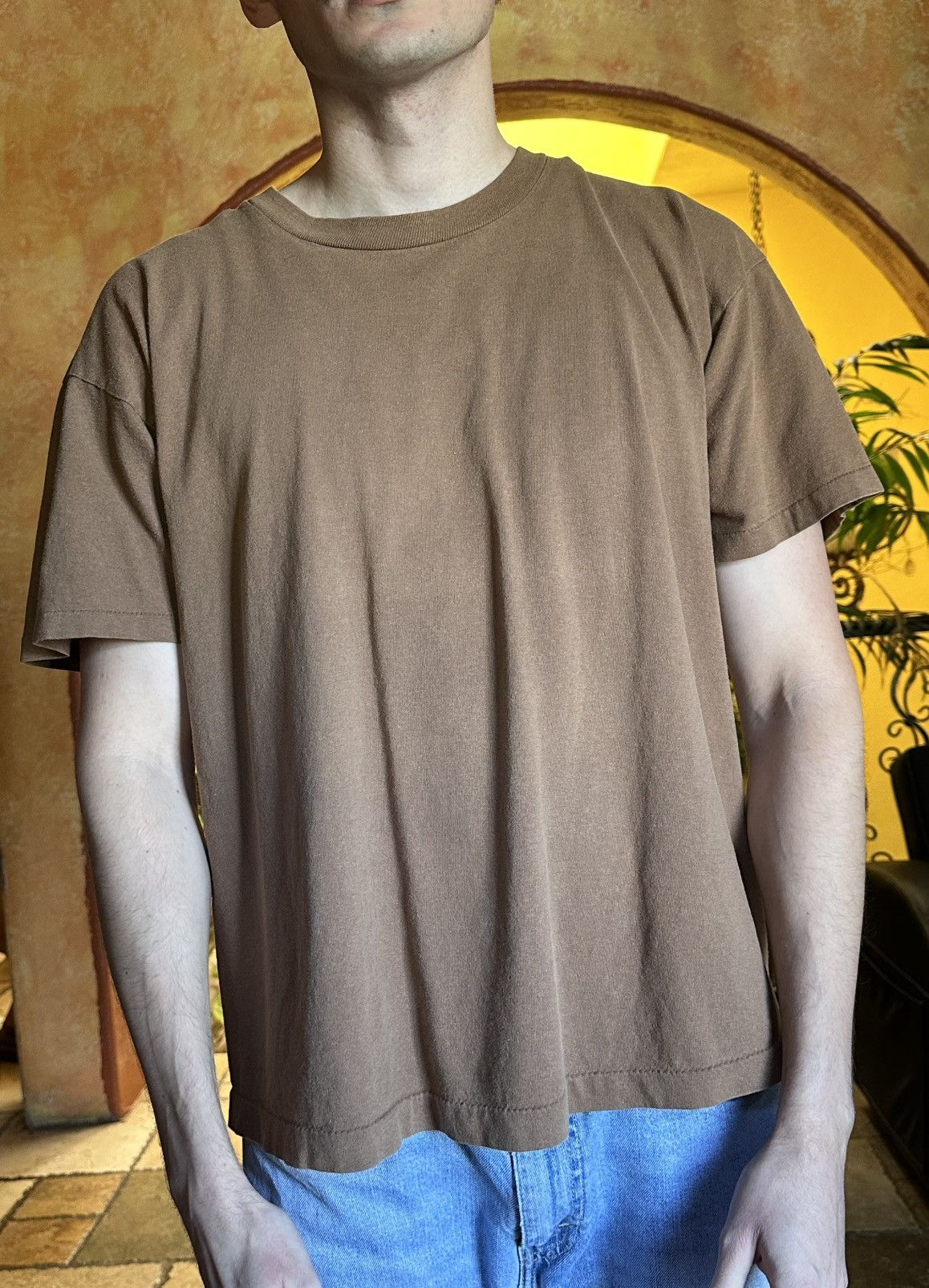 Vintage vintage 80s/90s brown single stitch blank tee large Size US L / EU 52-54 / 3 - 6 Thumbnail