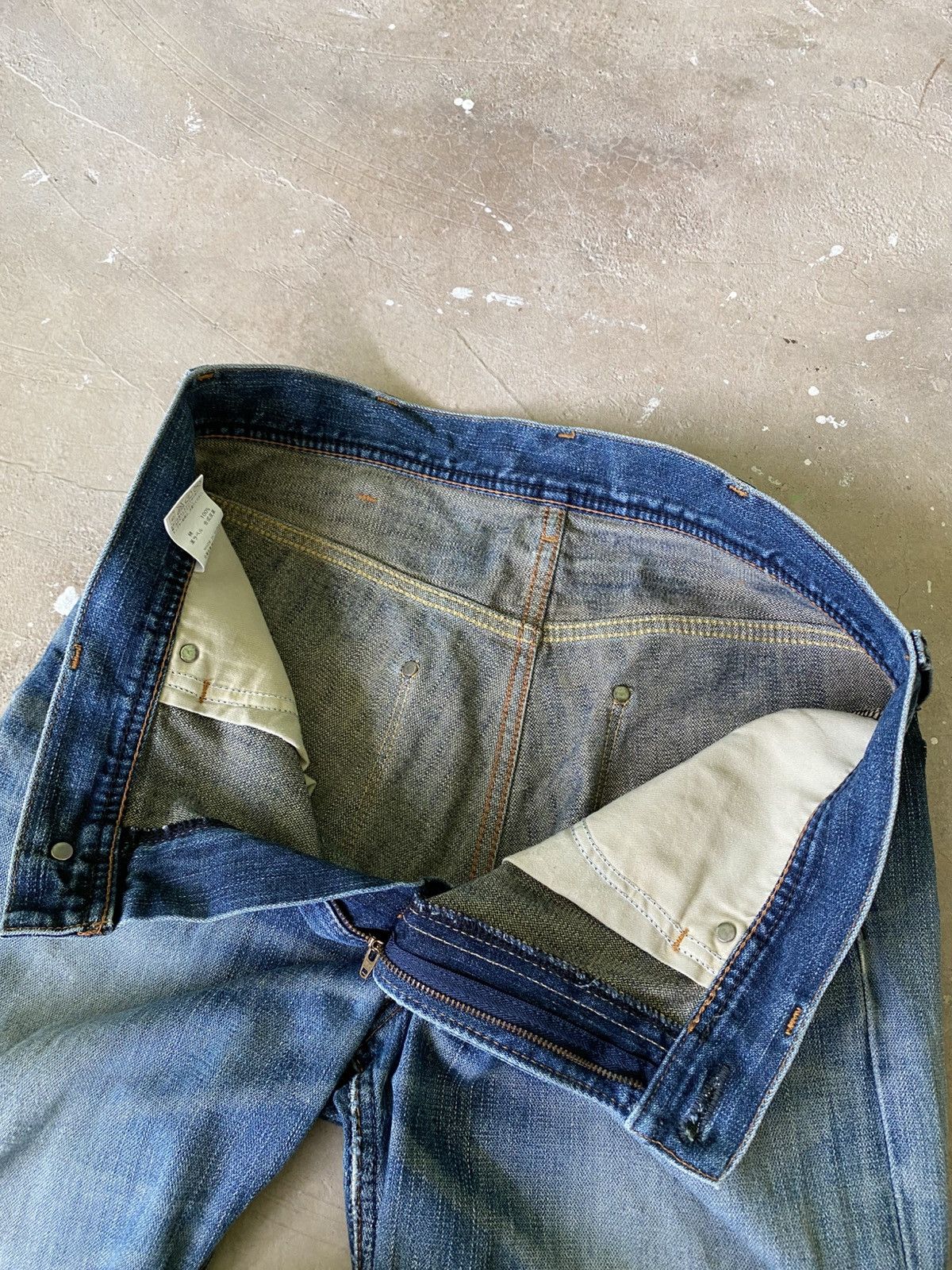 Wrangler Vintage Wrangler Distressed Fade Denim Size US 33 - 6 Thumbnail