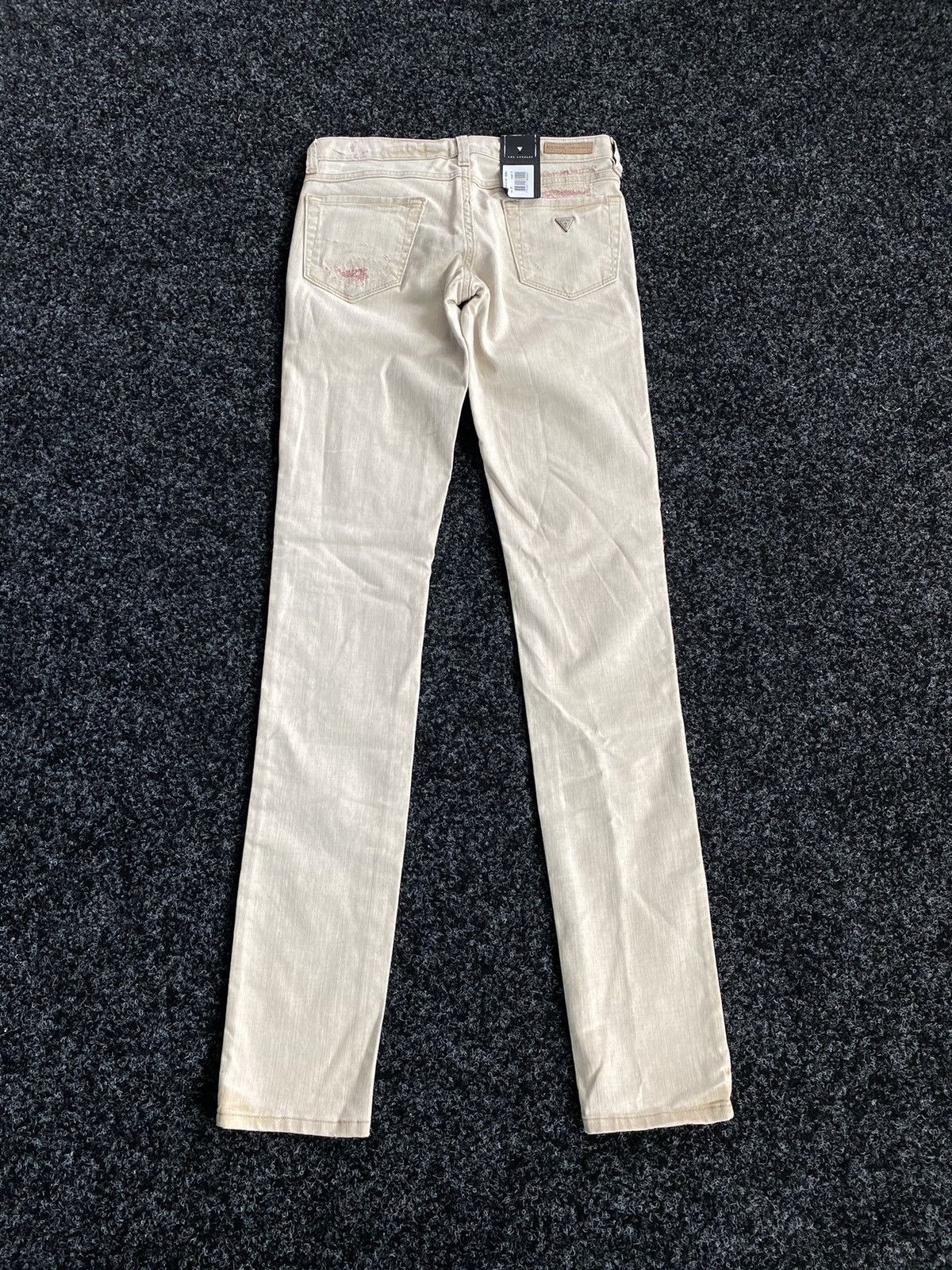Guess NEW Guess Distressed Beige Jeans Women’s Size 24 Size 24" / US 00 / IT 34 - 7 Thumbnail