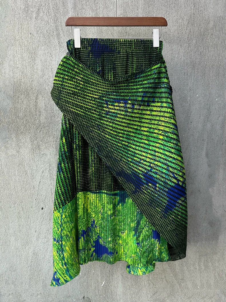 Issey Miyake Issey Miyake Jungle pleated skirt Size 25" / US 0 / IT 36 - 1 Thumbnail