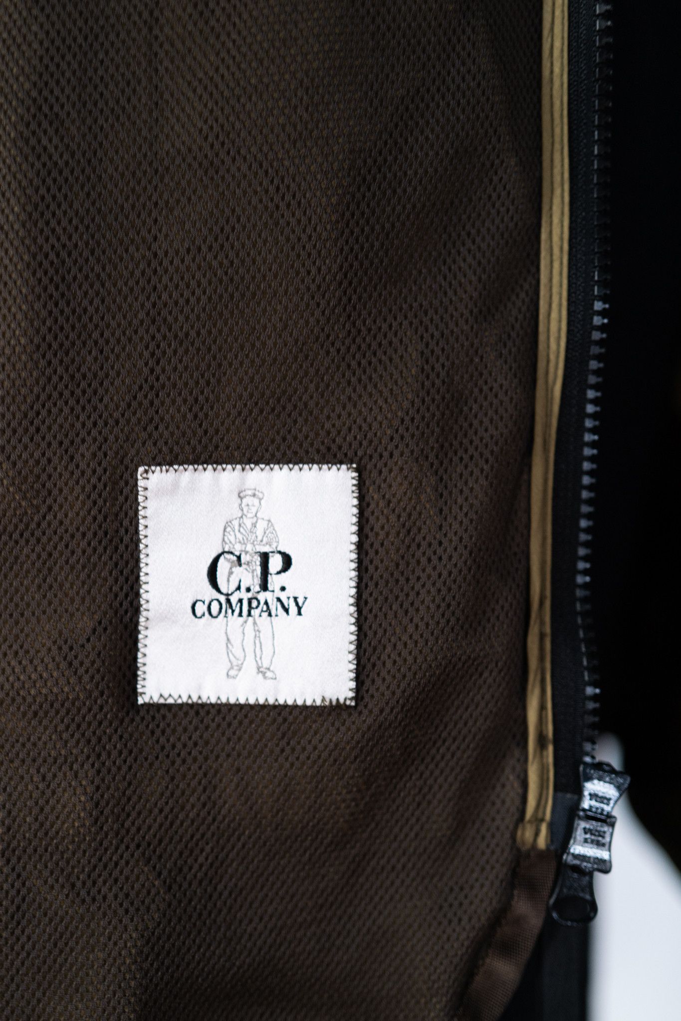 C.P. Company C.P. COMPANY VEST SZ M Size US M / EU 48-50 / 2 - 8 Thumbnail