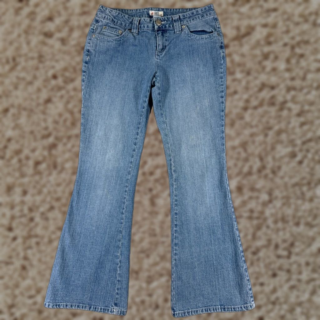 Denime SO Jeans Women 9 Blue Denim Flared Low Rise Light Wash Cotton Jeans Womens 9 Blue Denim SO Flared Jeans with Stretch Men? Size 30" / US 8 / IT 44 - 1 Thumbnail