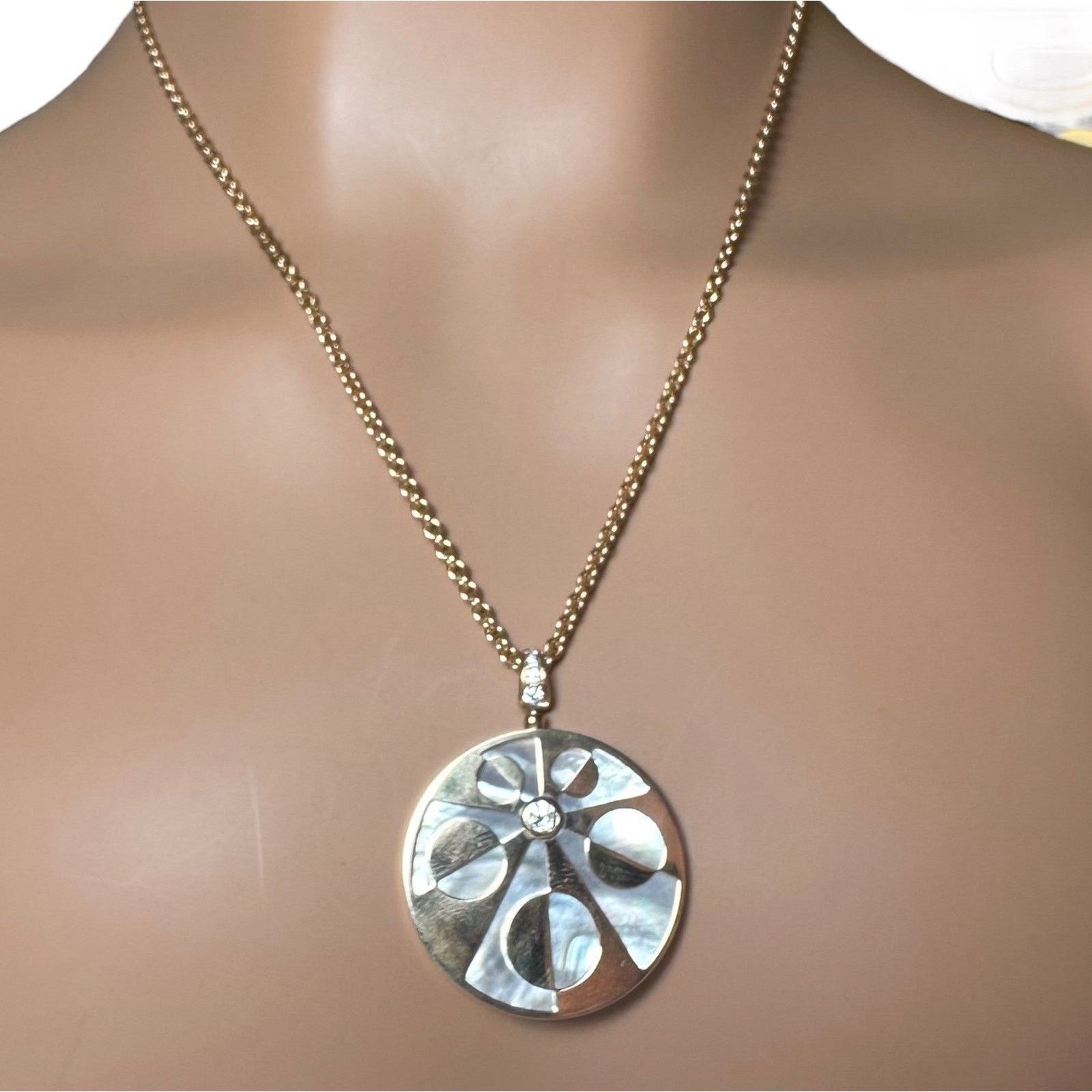 Bvlgari Bulgari Intarsio 18k Gold Diamond Mother of Pearl Necklace Size ONE SIZE - 5 Thumbnail