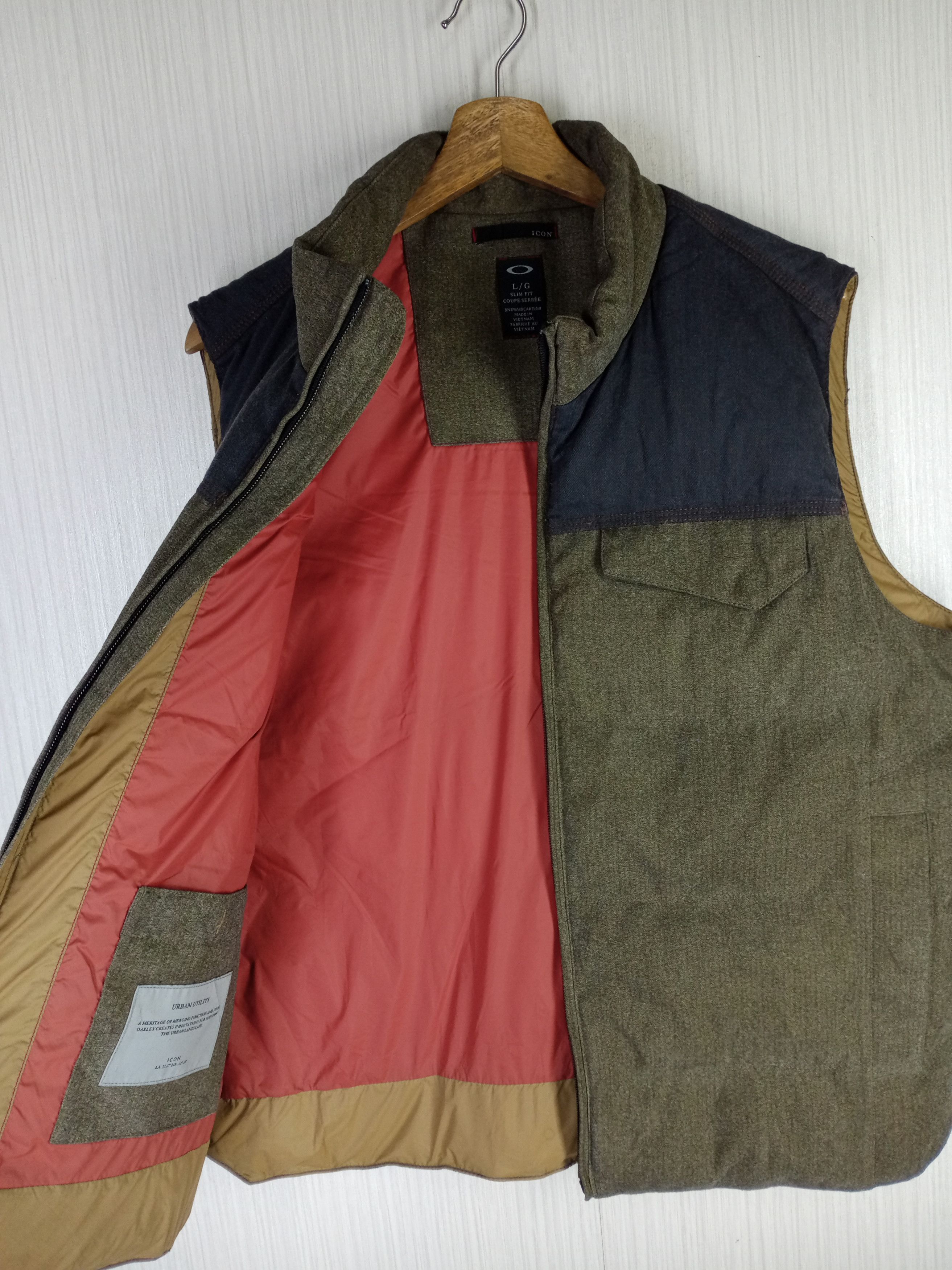 Oakley Rare Vintage OAKLEY Puffer Vest Size US L / EU 52-54 / 3 - 9 Thumbnail