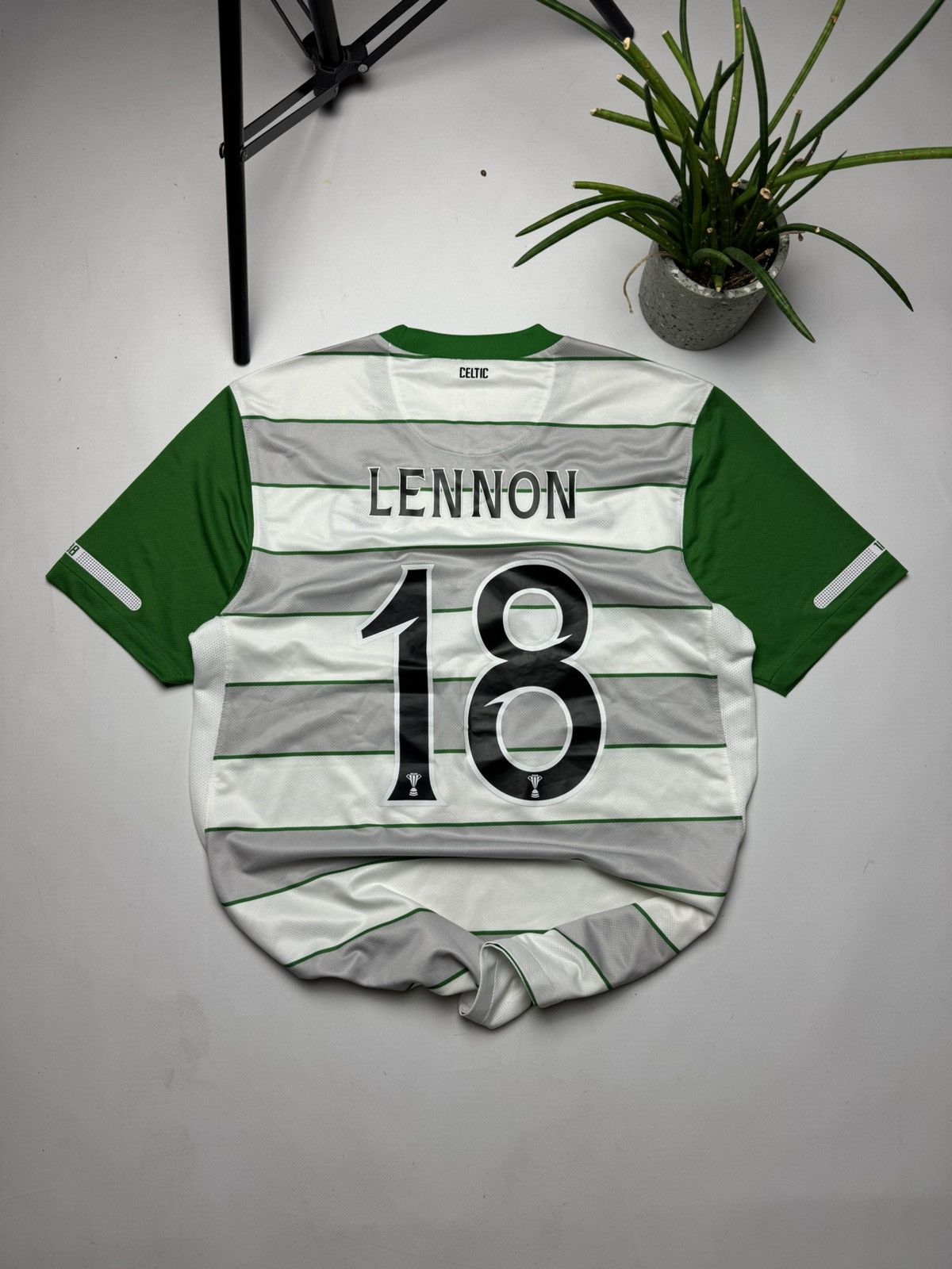 Nike Rare Celtic Nike soccer jersey #18 Lennon y2k Size US M / EU 48-50 / 2 - 1 Thumbnail