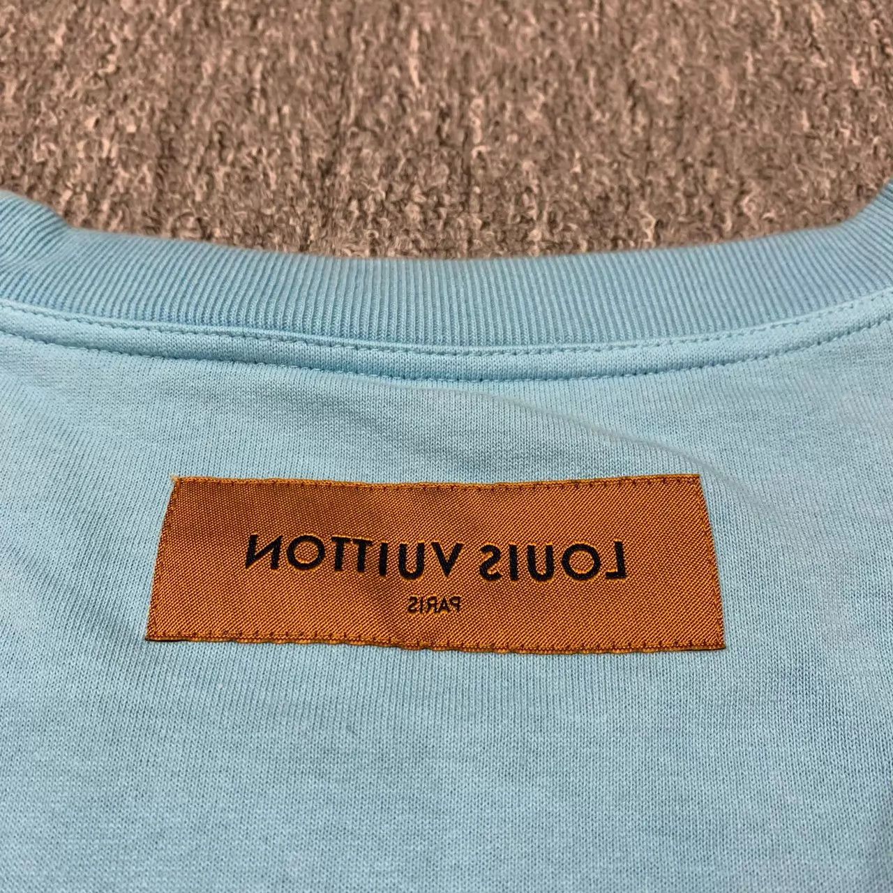 Louis Vuitton Lv Blue Simple Reverse Logo Short Sleeve XL 95 New Size US XL / EU 56 / 4 - 7 Thumbnail