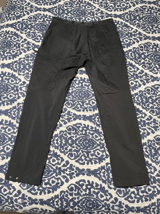 Arc'Teryx Veilance Veilance apparat pants — 33 | Grailed