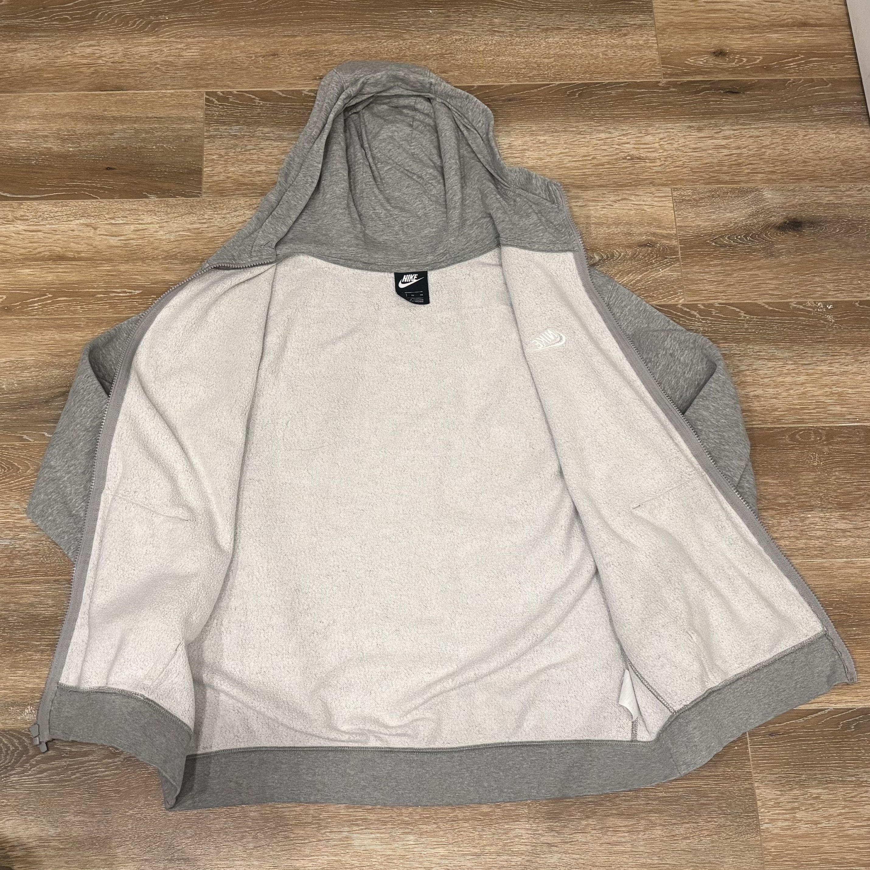Nike NIKE GREY ZIP UP HOODIE Size US XL / EU 56 / 4 - 2 Thumbnail