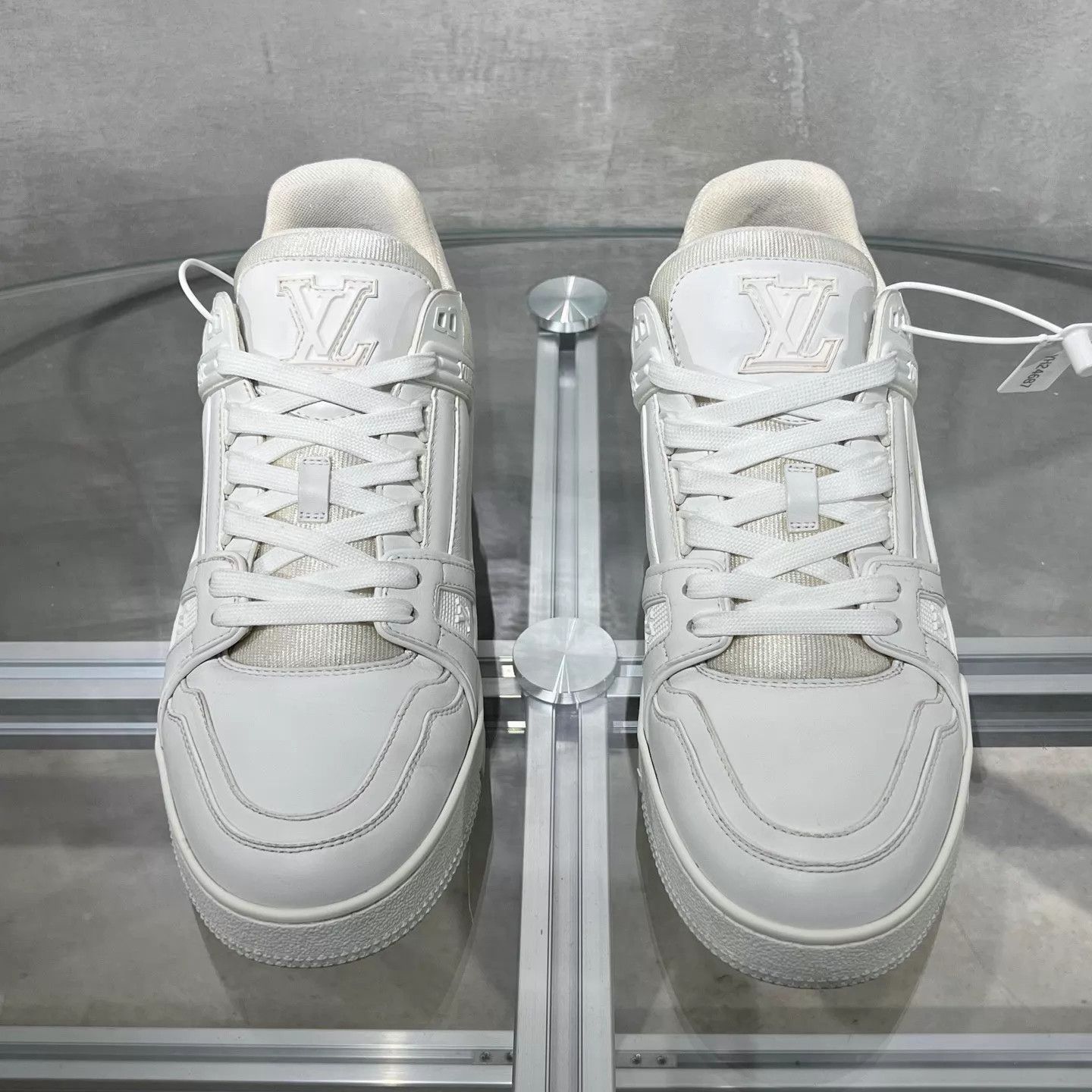 Louis Vuitton LV Trainer white UK8 / 42 Size US 9 / EU 42 - 1 Thumbnail