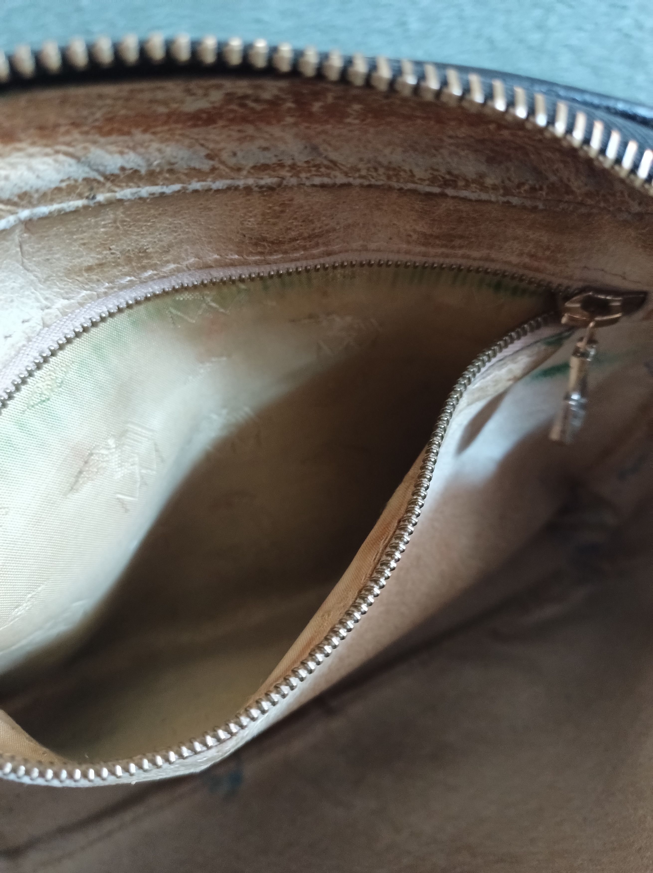 Maison Mollerus Maison Mollerus Vinerus Vintage Coated Canvas Crossbody Bag