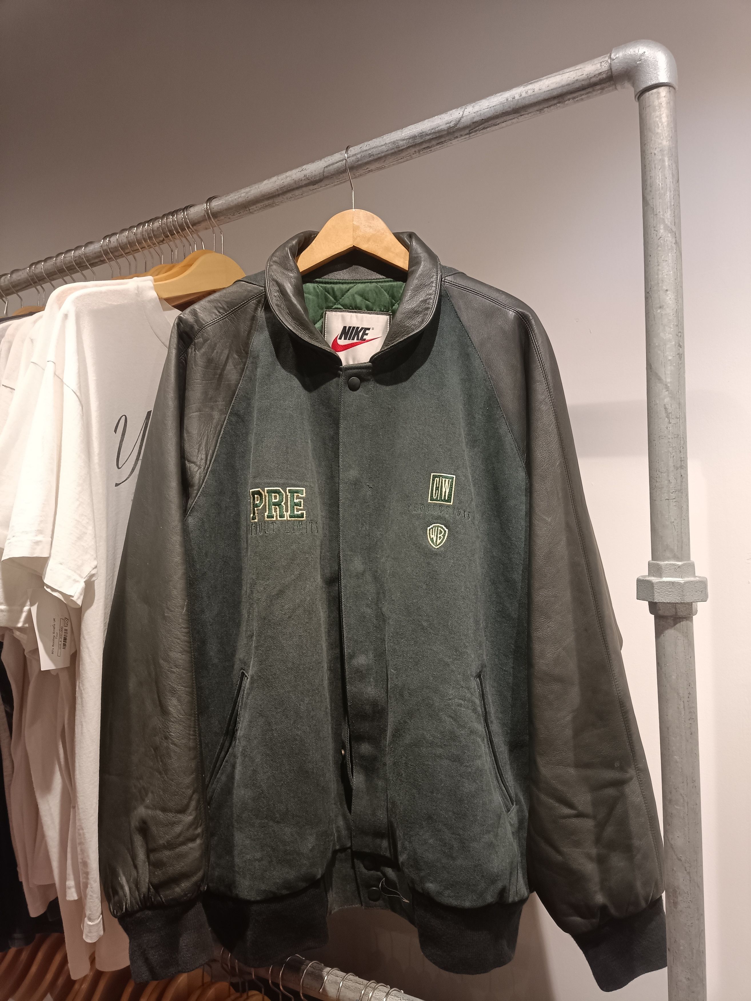 Nike × Vintage × Warner Bros vintage nike varsity Size US XL / EU 56 / 4 - 1 Thumbnail