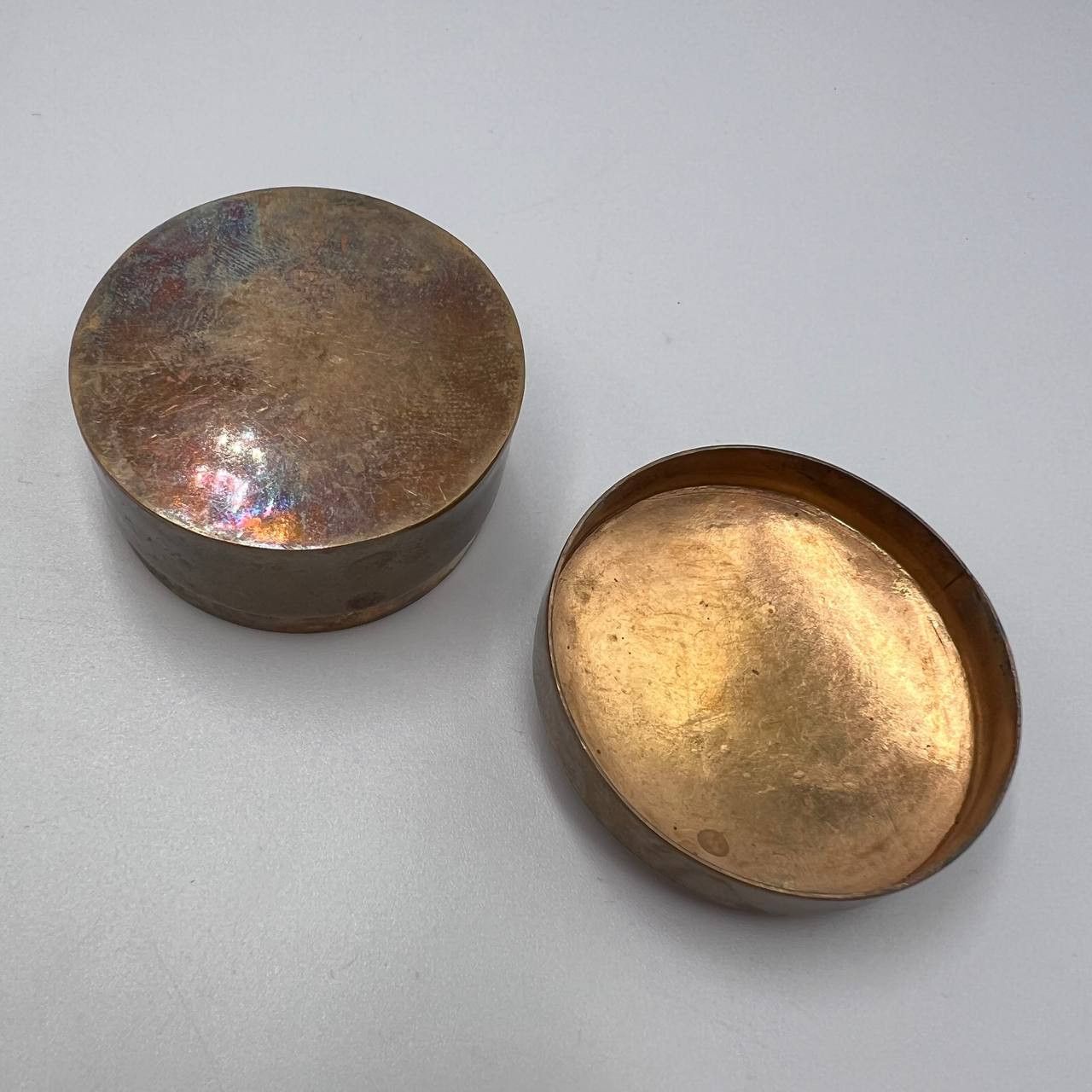 Vintage Vintage Hot Enamel Jewelry Trinket Pillbox Ornate Brass Box Size ONE SIZE - 4 Thumbnail