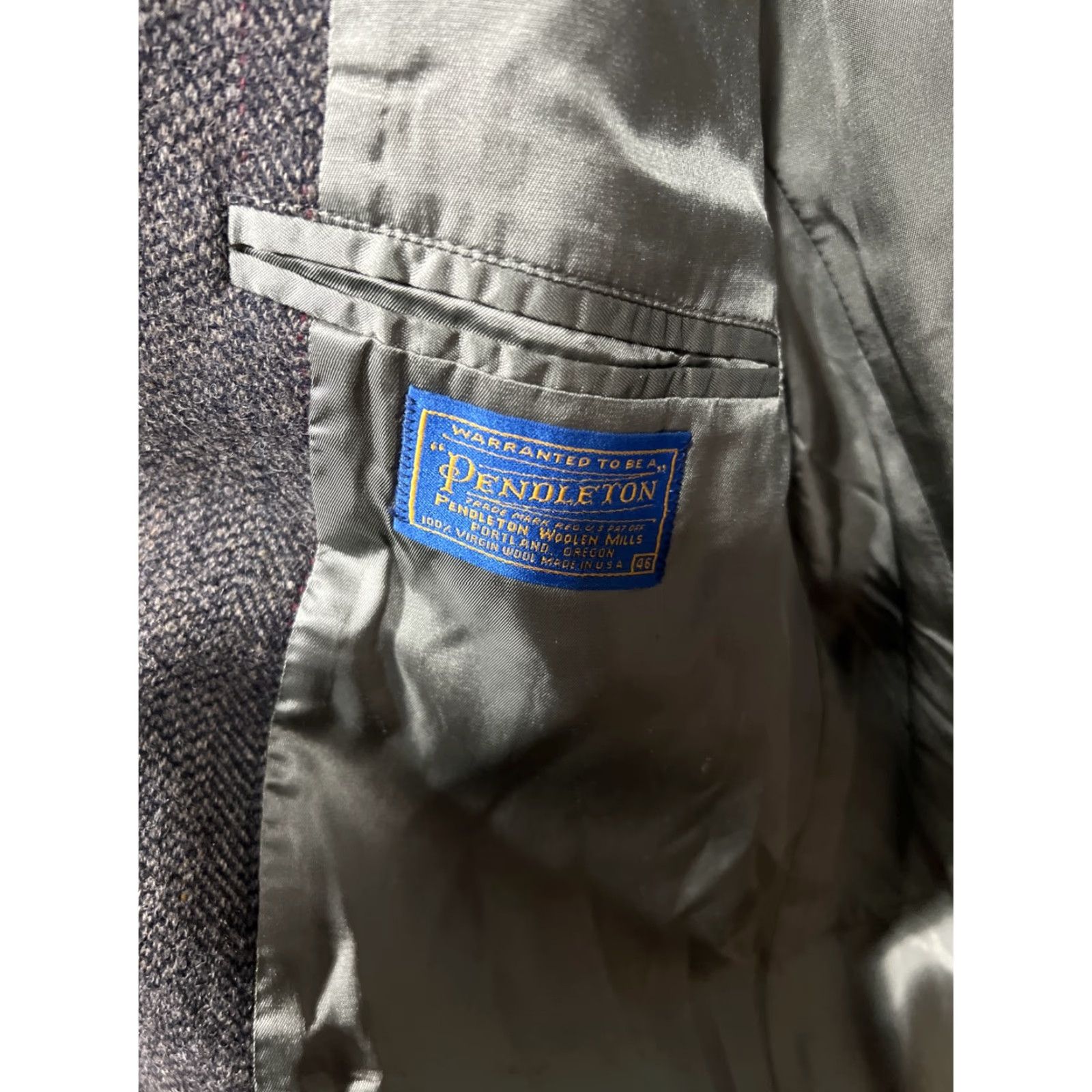 Pendleton VINTAGE Pendleton Blazer Mens 46 Gray Wool Tweed Herringbone Notch Lapel Three-Button Single-Breasted US USA Size 46R - 5 Thumbnail
