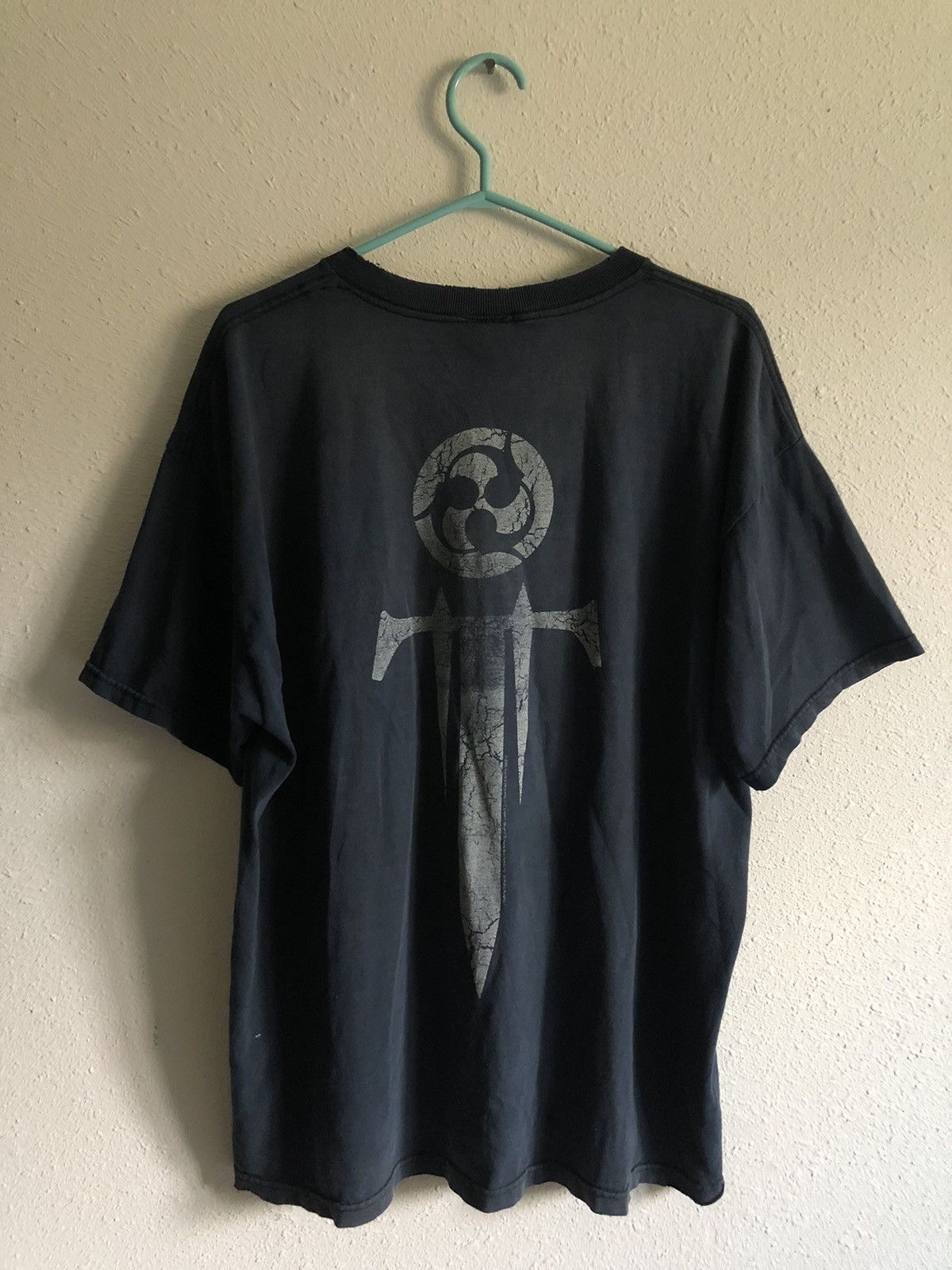Vintage Vintage Y2K Thrashed Trivium Metal Band T Shirt Size US XL / EU 56 / 4 - 6 Thumbnail