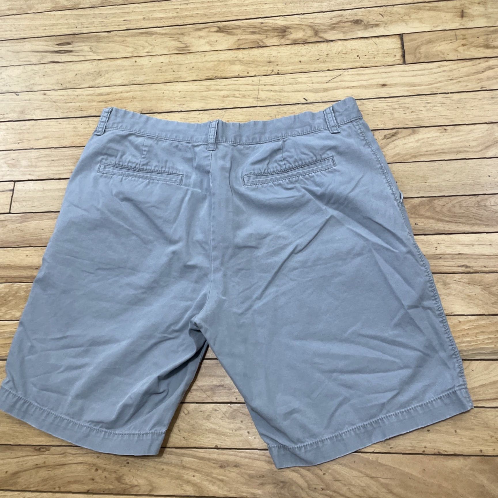 Old Navy VINTAGE Old Navy Shorts Men 34 Flat front Chino Lounge Light Blue Gray Beach Fade 34x9 Size US 34 / EU 50 - 2 Thumbnail