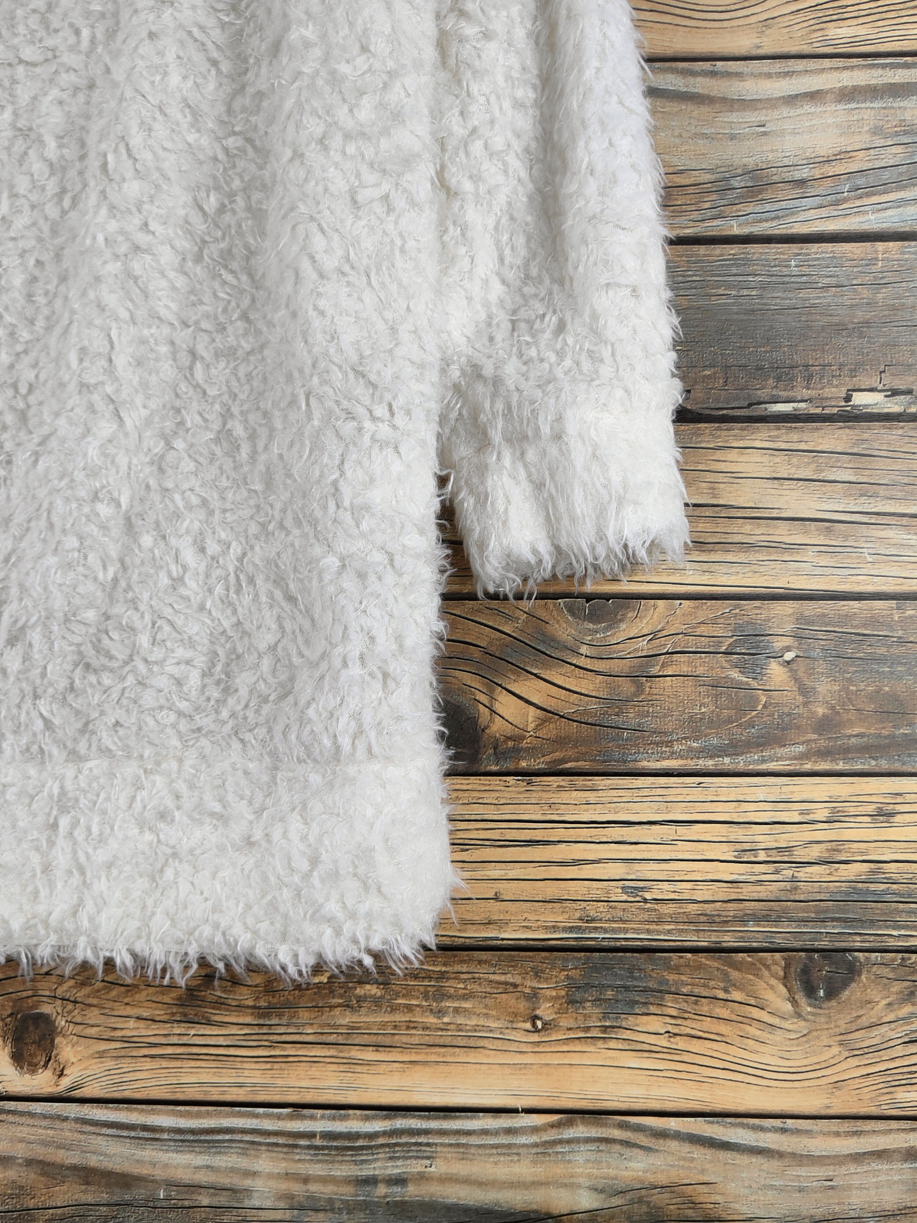 Japanese Brand DL Chip Clip Cream Fur Mohair #46-465 Size L / US 10 / IT 46 - 6 Thumbnail