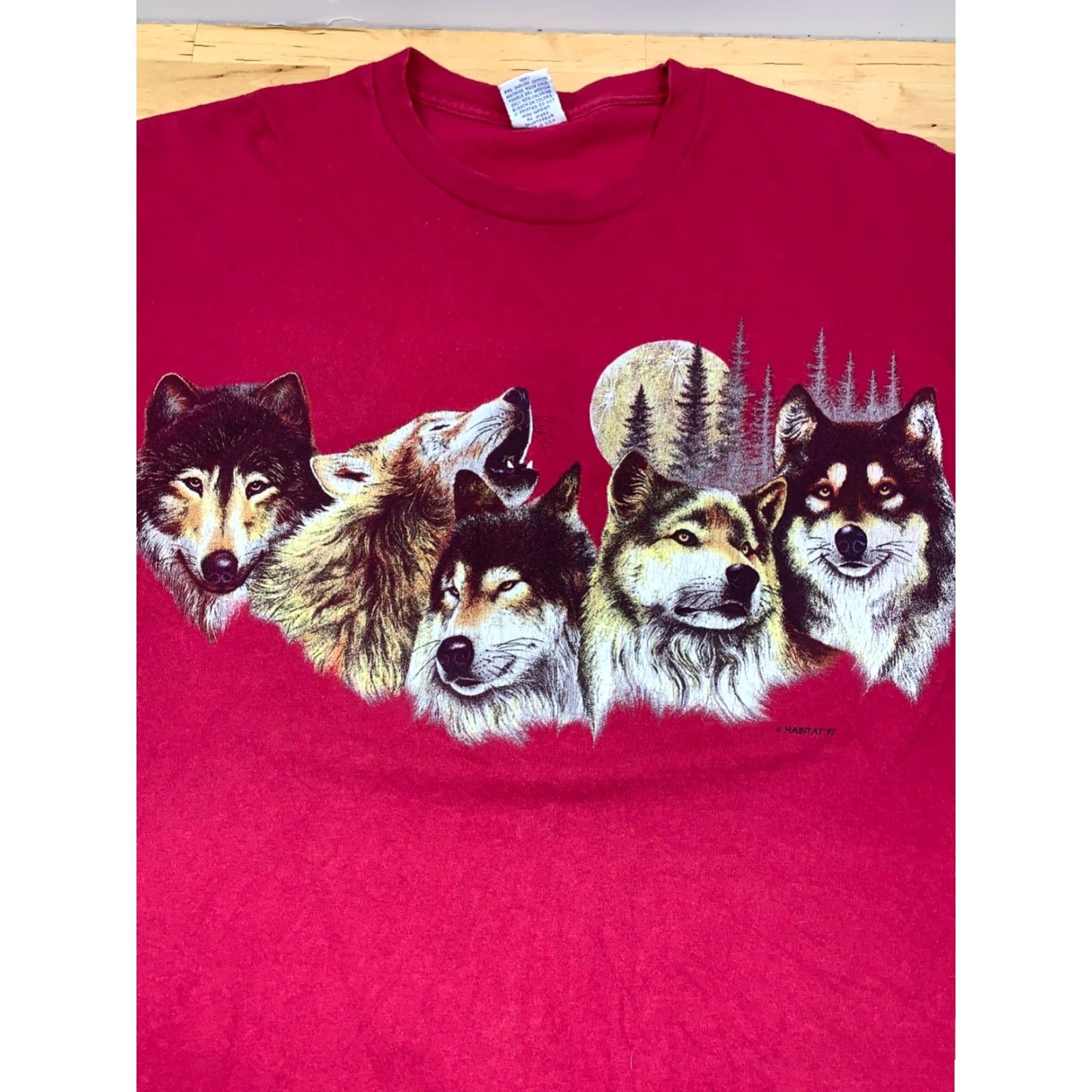 Vintage VINTAGE Cal Cru T-Shirt Men Wolf Nature Red L Short Sleeve Crew Neck Casual US Made 4552 Size US L / EU 52-54 / 3 - 2 Thumbnail