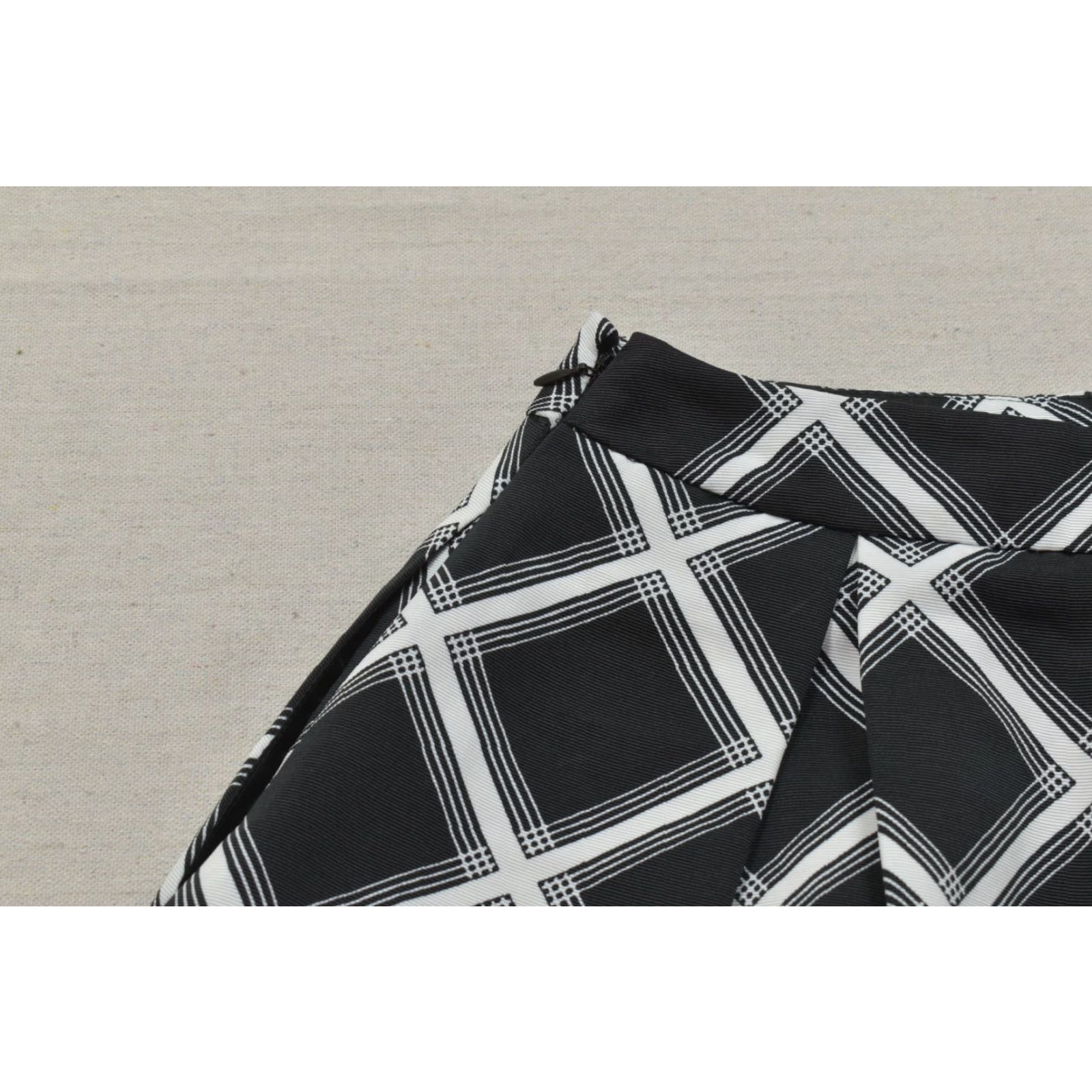 Express Express Women's A Line Pleated Knee Length Skirt Black Geometric Size 8 Polyester Size 30" / US 8 / IT 44 - 4 Thumbnail