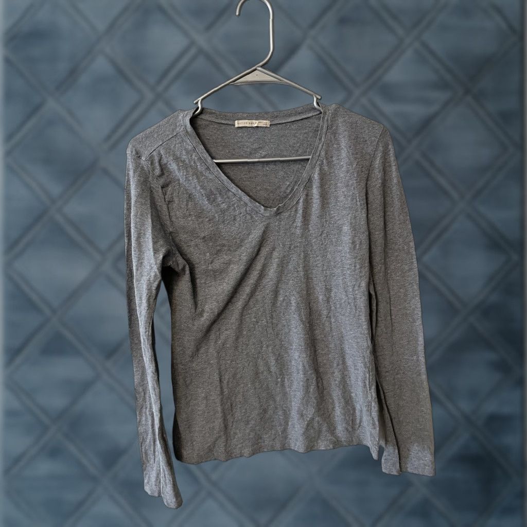 Vintage ACTIVE BASIC T-Shirt V-Neck Long Sleeve Cotton Tee Gray L Women Juniors Slim Stretch Shirt Size L / US 10 / IT 46 - 1 Thumbnail