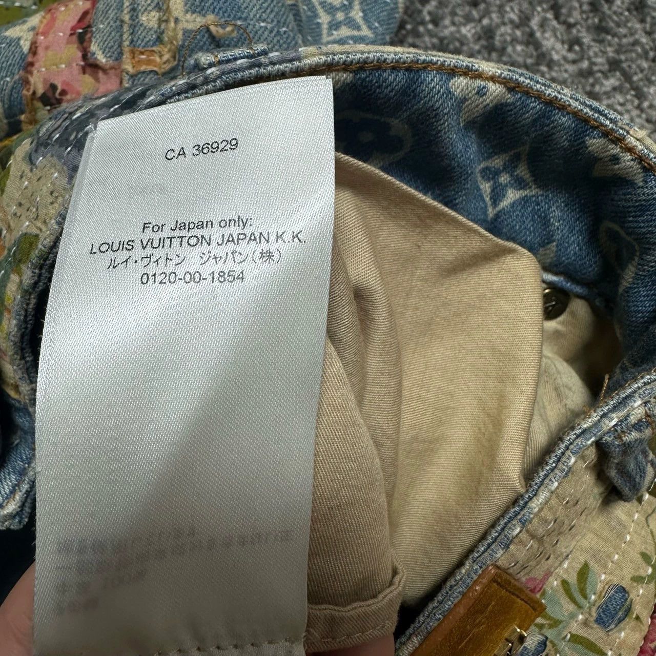 Louis Vuitton louis vuitton floral patchwork denim pants Size US 30 / EU 46 - 7 Thumbnail
