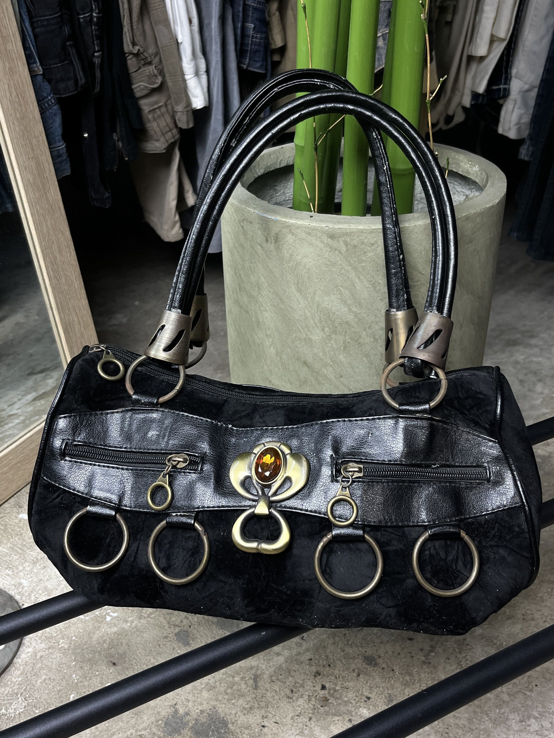 Vintage 2000s BLACK O-RING PUNK BAGUETTE HANDBAG - № 6200 Size ONE SIZE - 3 Thumbnail