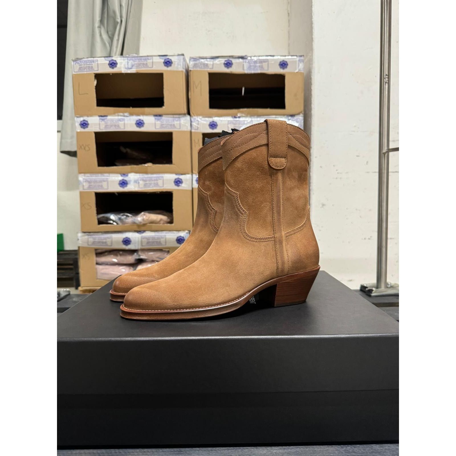 Saint Laurent Paris o1alsimx924 Q:3 / 669290 Suede Bootie in Brown 40 Size US 7 / EU 40 - 1 Thumbnail