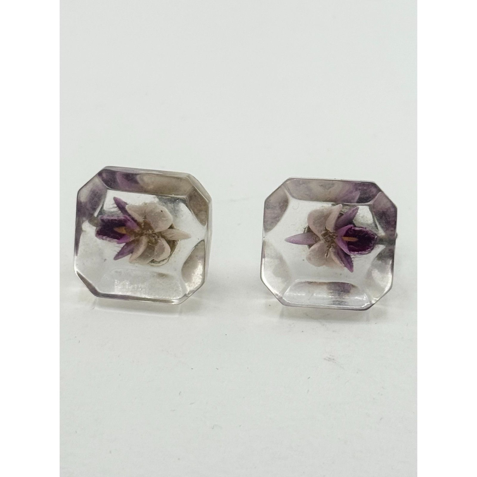 Vintage Vintage lucite purple flower screw back earrings Size ONE SIZE - 3 Thumbnail