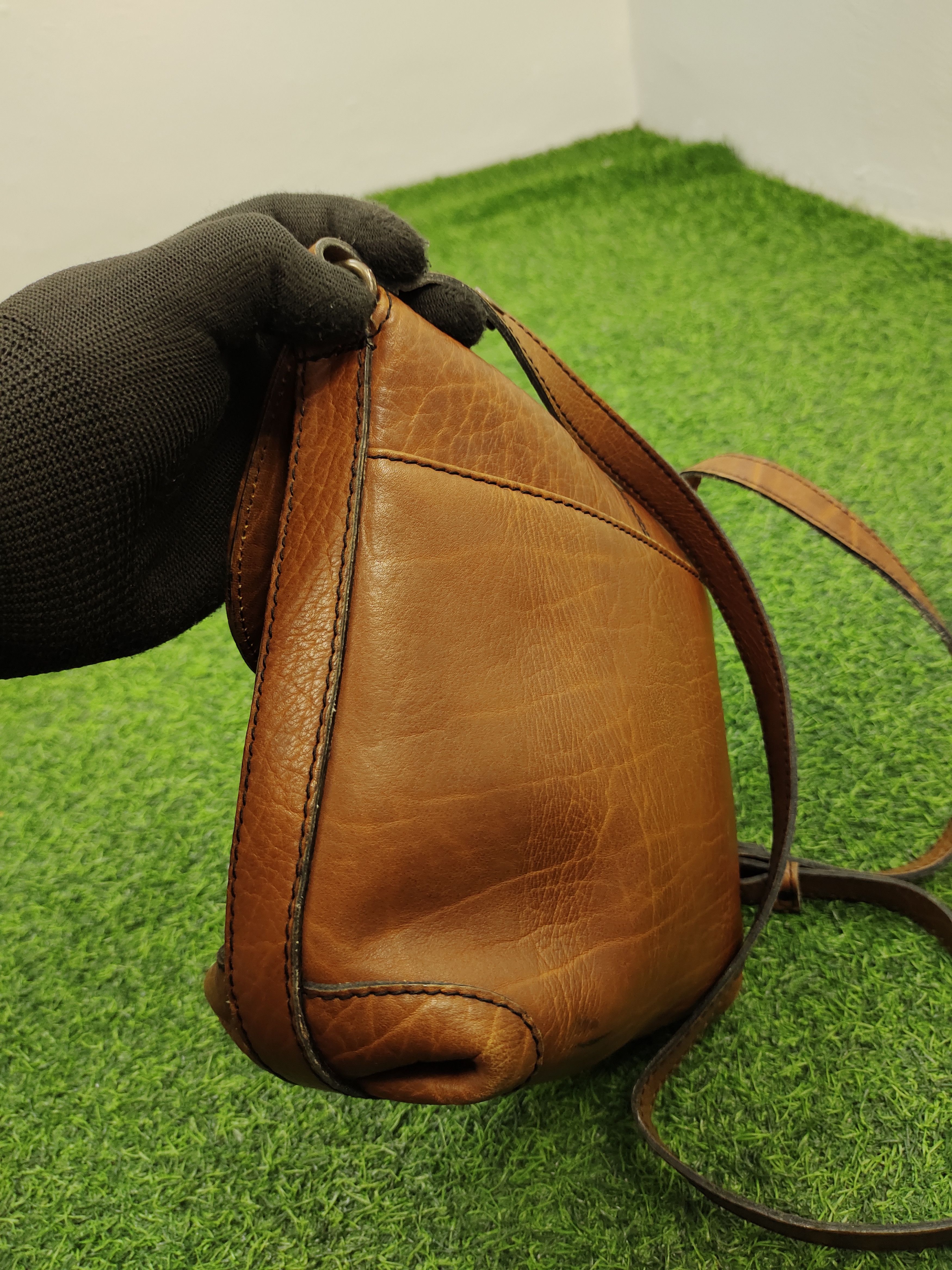 Leather Vintage 70s Caracciola Patina Leather Sling Bag Size ONE SIZE - 9 Thumbnail