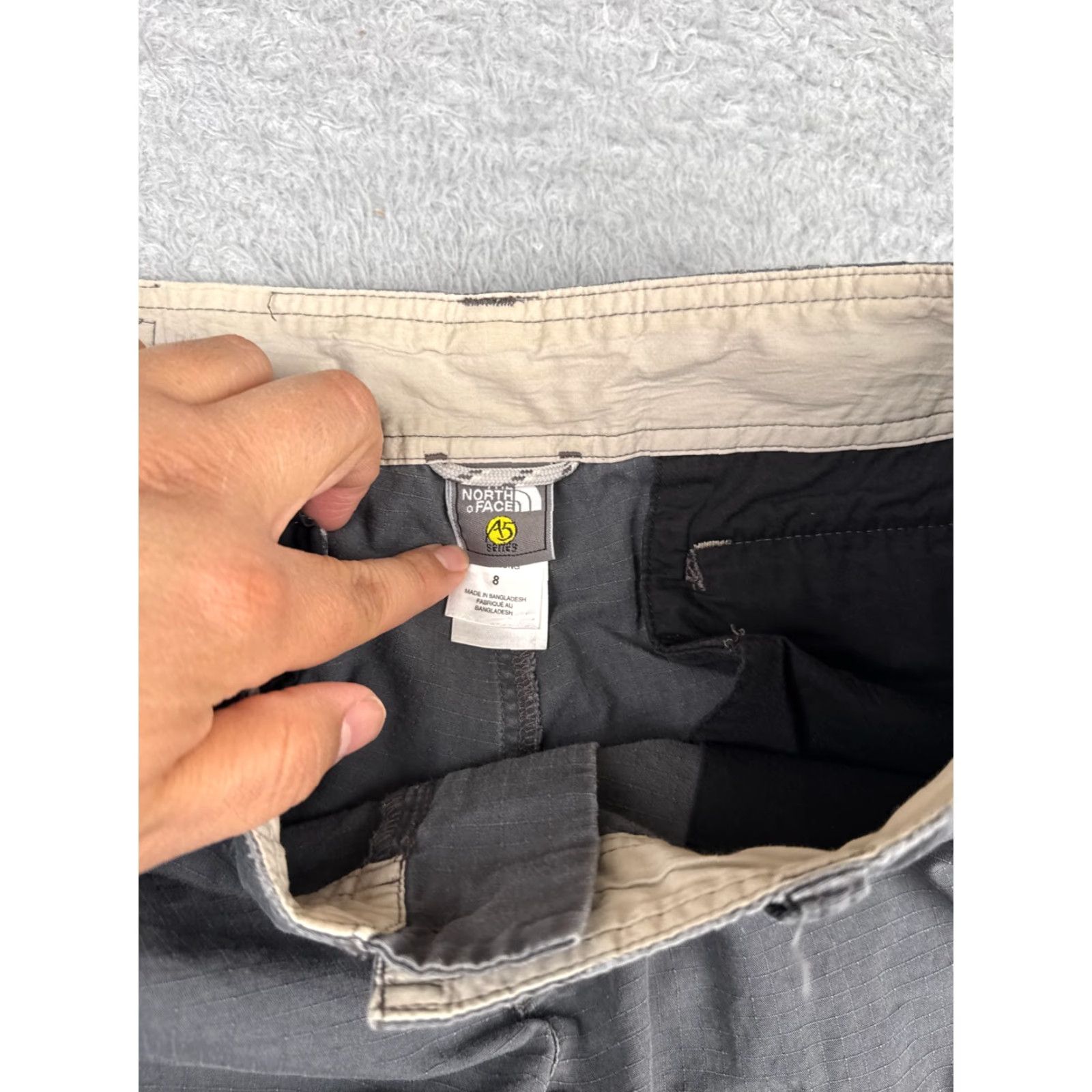 The North Face VINTAGE The North Face Cargo Shorts Women 8 Gray Cotton Ripstop Casual Activewear Summer Size 30" / US 8 / IT 44 - 6 Thumbnail