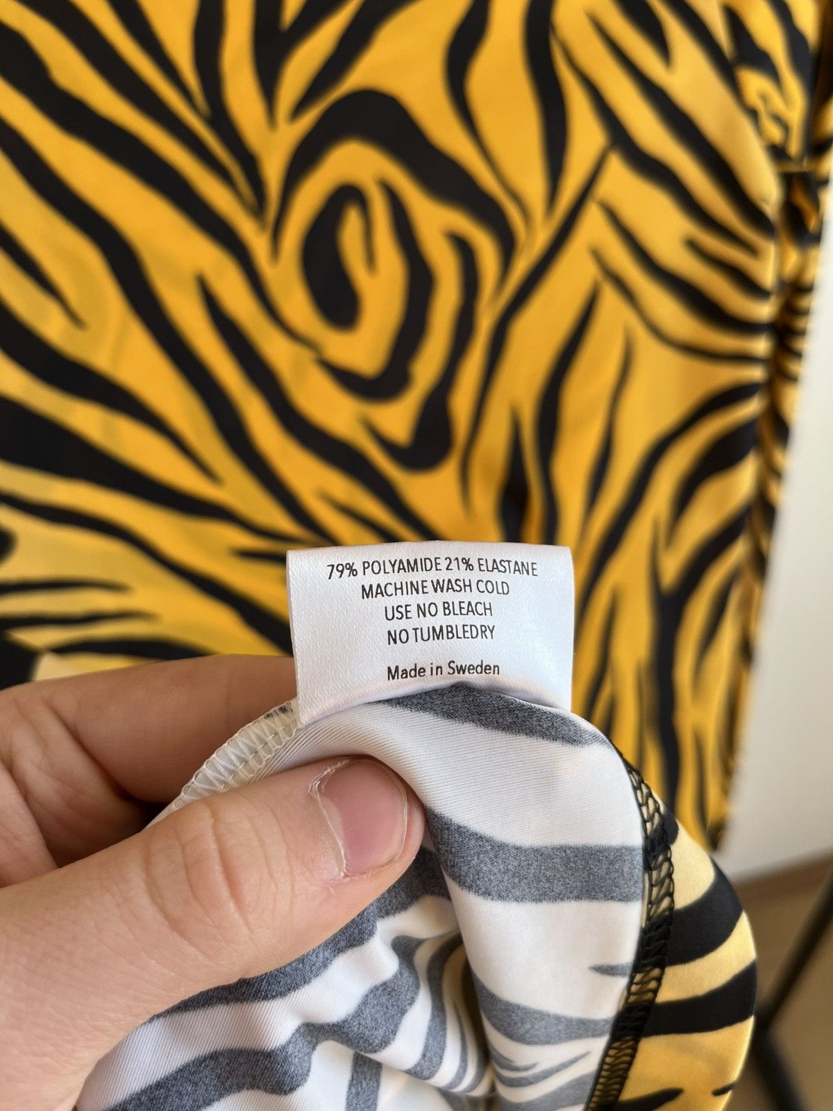 LAZOSCHMIDL Lazoschmidl AW19 runway tiger print long sleeve stretchy top Size US S / EU 44-46 / 1 - 9 Thumbnail