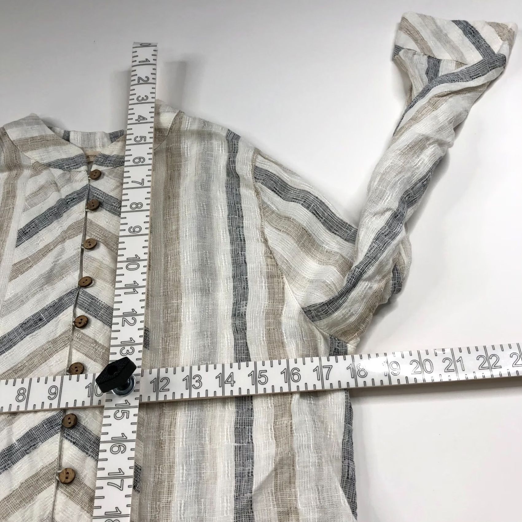 Soft Surroundings Soft Surroundings Shirt Gray 100% Linen Button-Up Mandarin LS MINT Short Sleeve? Size S / US 4 / IT 40 - 4 Thumbnail