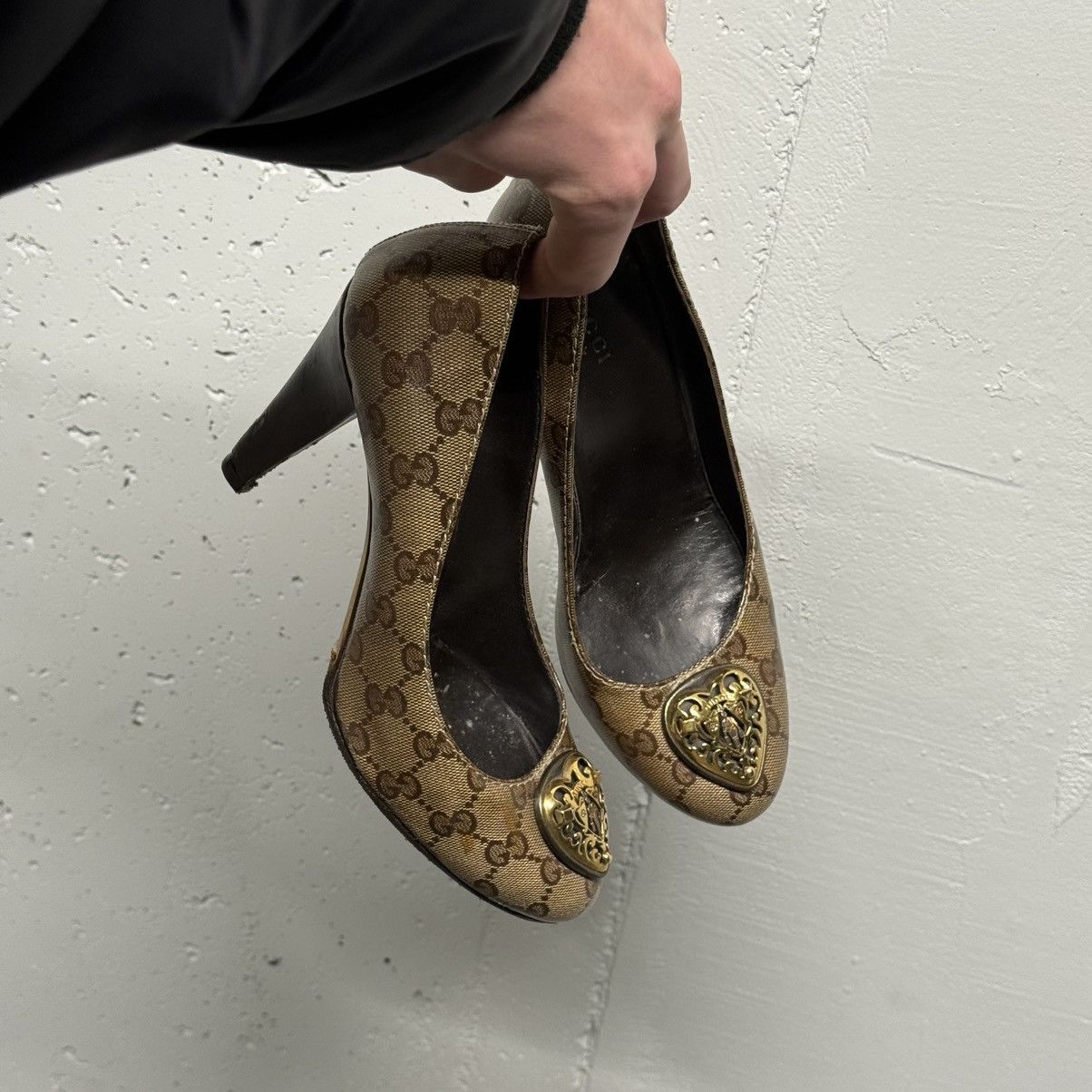 Gucci Vintage gucci monogram woman’s high heels shoes Size US 8 / IT 38 - 2 Thumbnail