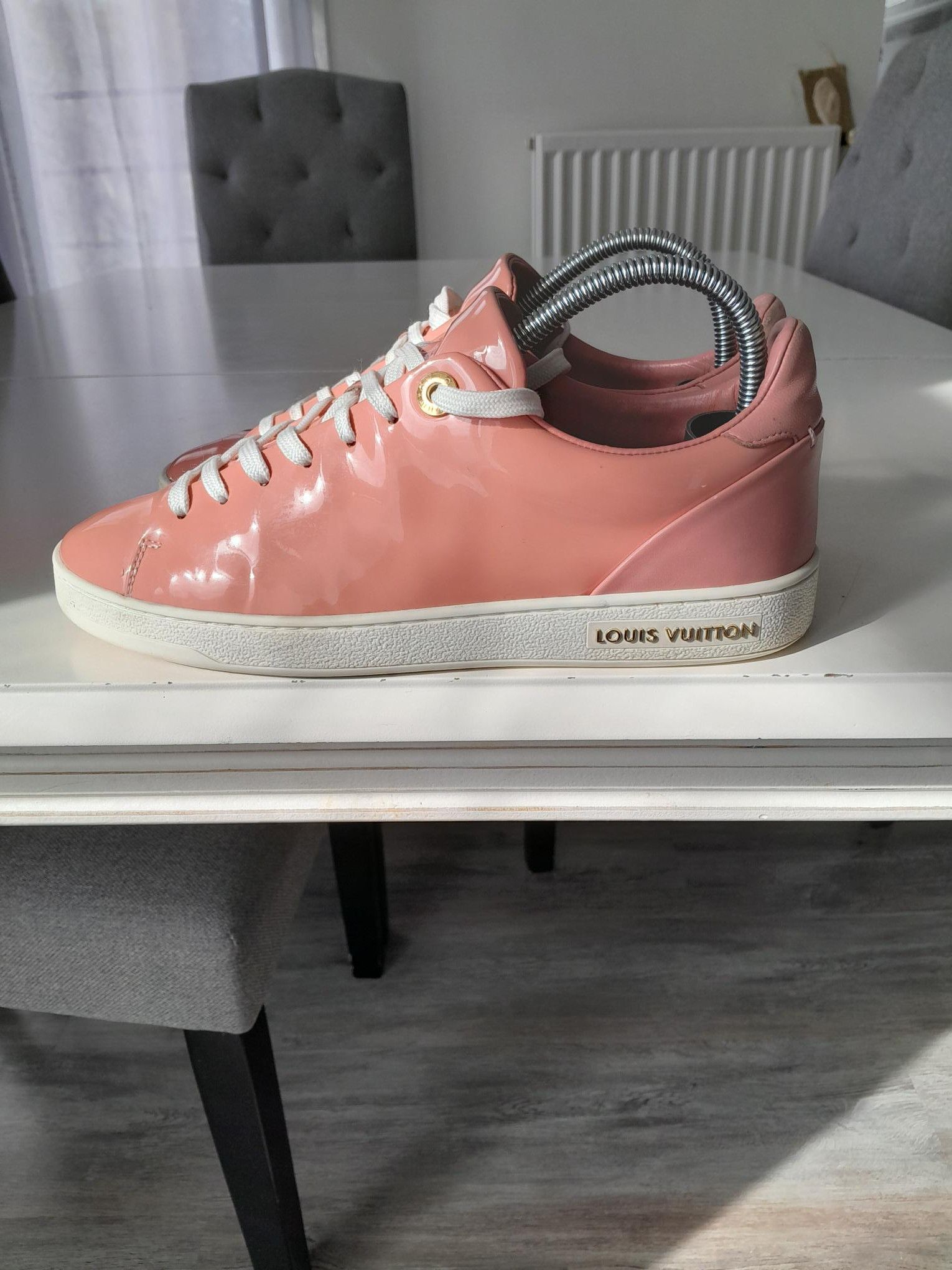 Louis Vuitton BASKETS LOUIS VUITTON FRONTROW Size US 6 / IT 36 - 1 Thumbnail