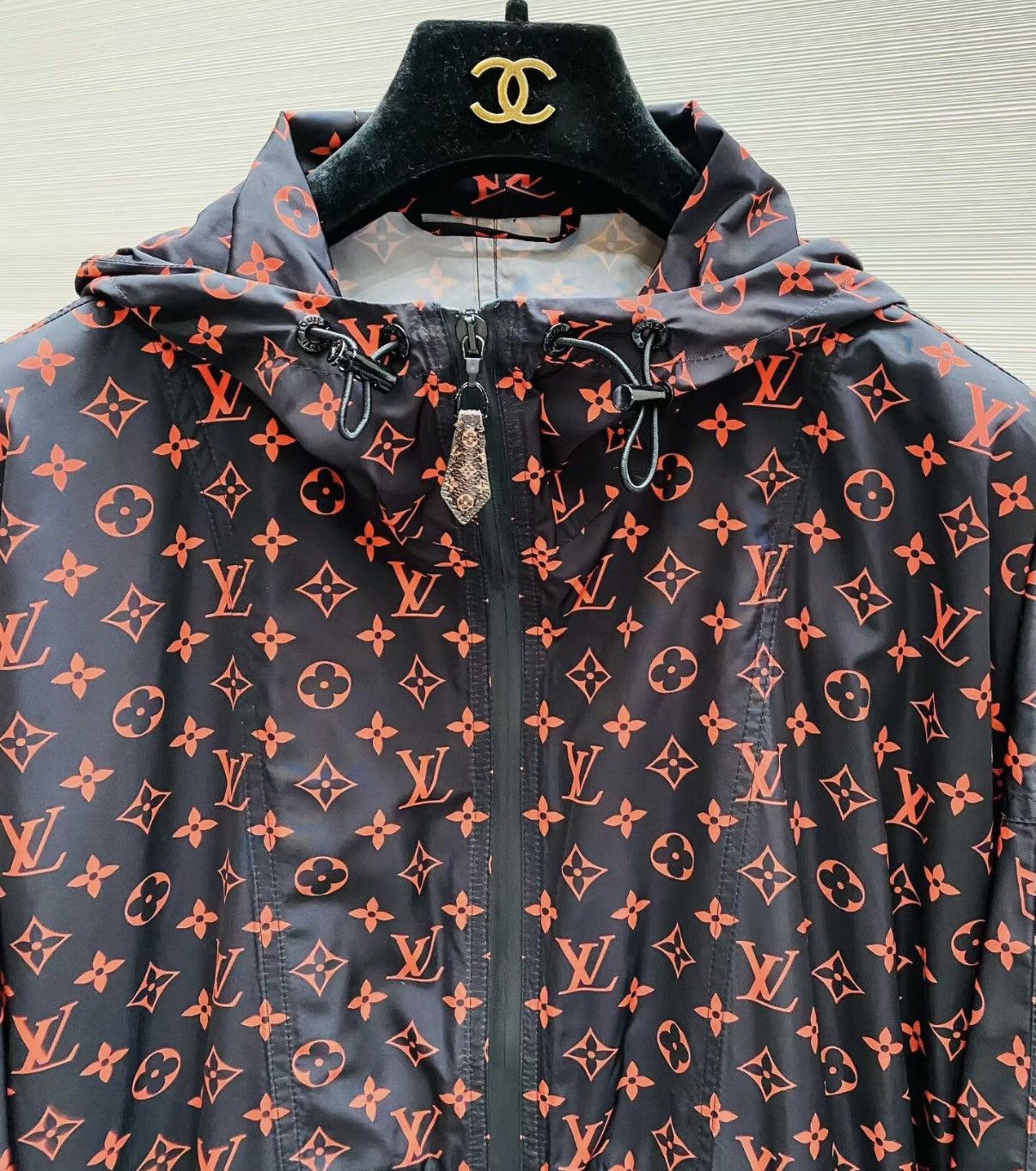 Louis Vuitton Louis Vuitton Black & Red Monogram Hooded Jacket J33 Size XS / US 0-2 / IT 36-38 - 4 Thumbnail