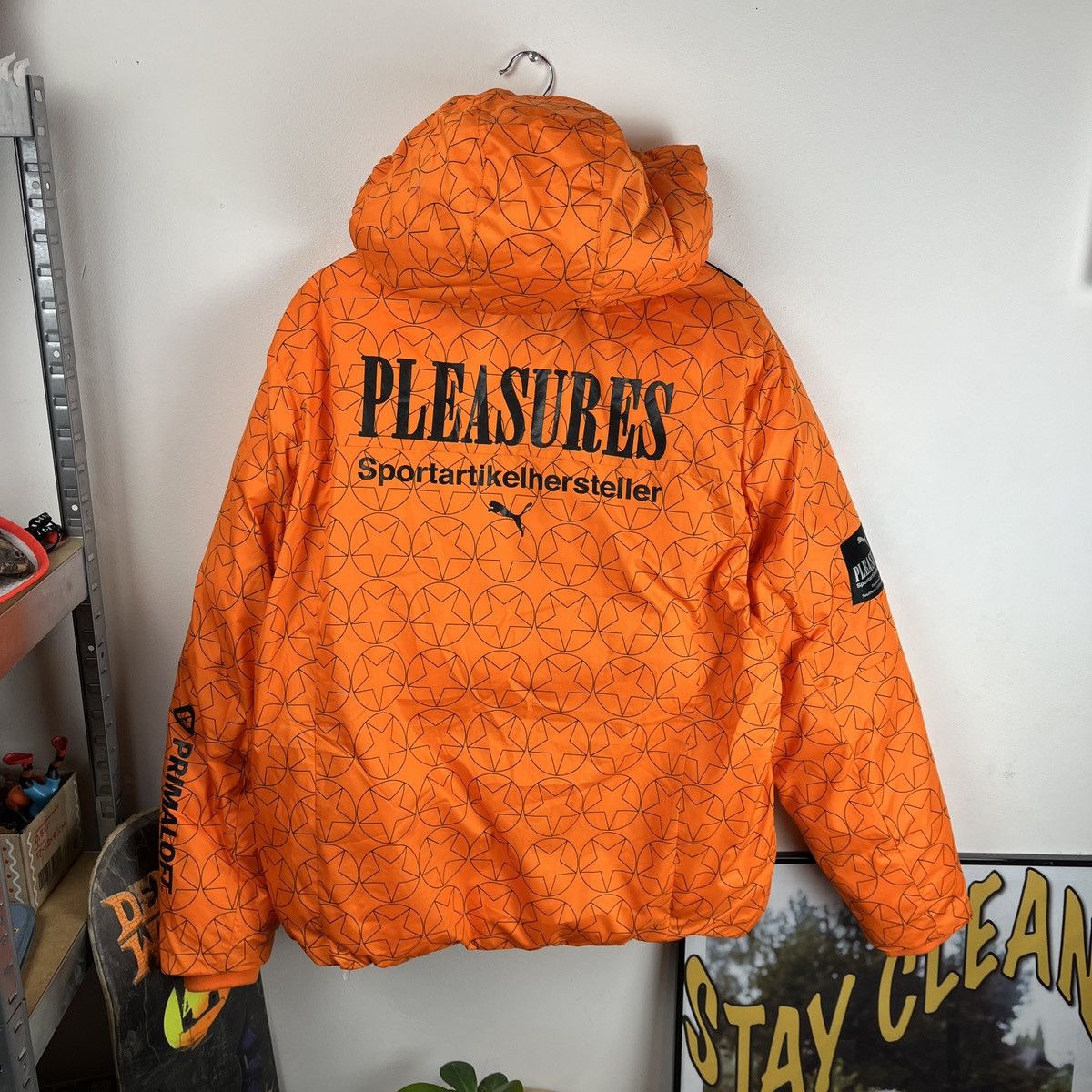 Pleasures Puma x Pleasuers Hood Jacket Primaloft Orange Star Y2K Down Size US L / EU 52-54 / 3 - 1 Thumbnail