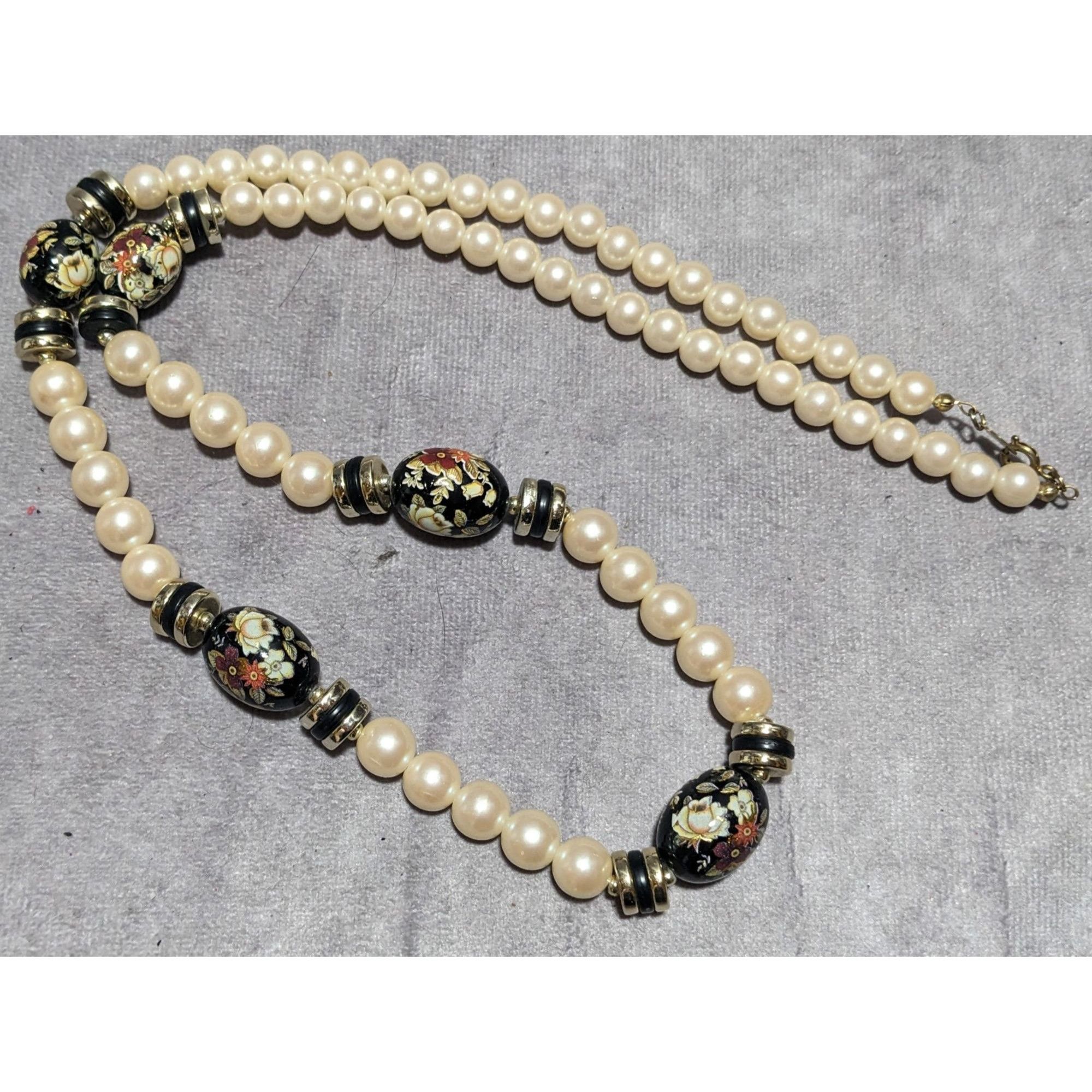 Other Vintage Cream And Black Pearl Floral Necklace Size ONE SIZE - 11 Thumbnail