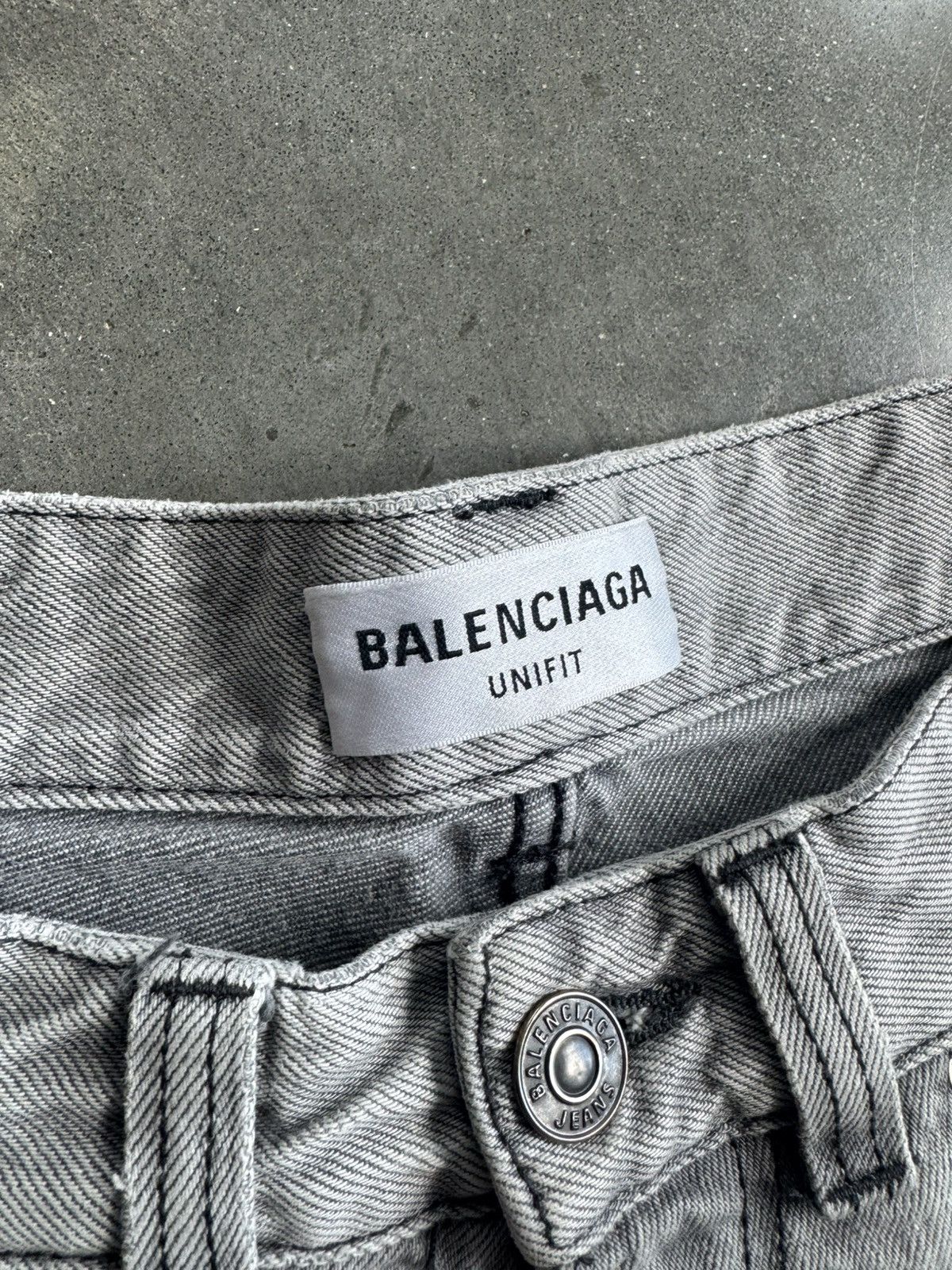 Balenciaga Balenciaga Grey Skater Shorts SZ XS Size US 31 - 4 Thumbnail