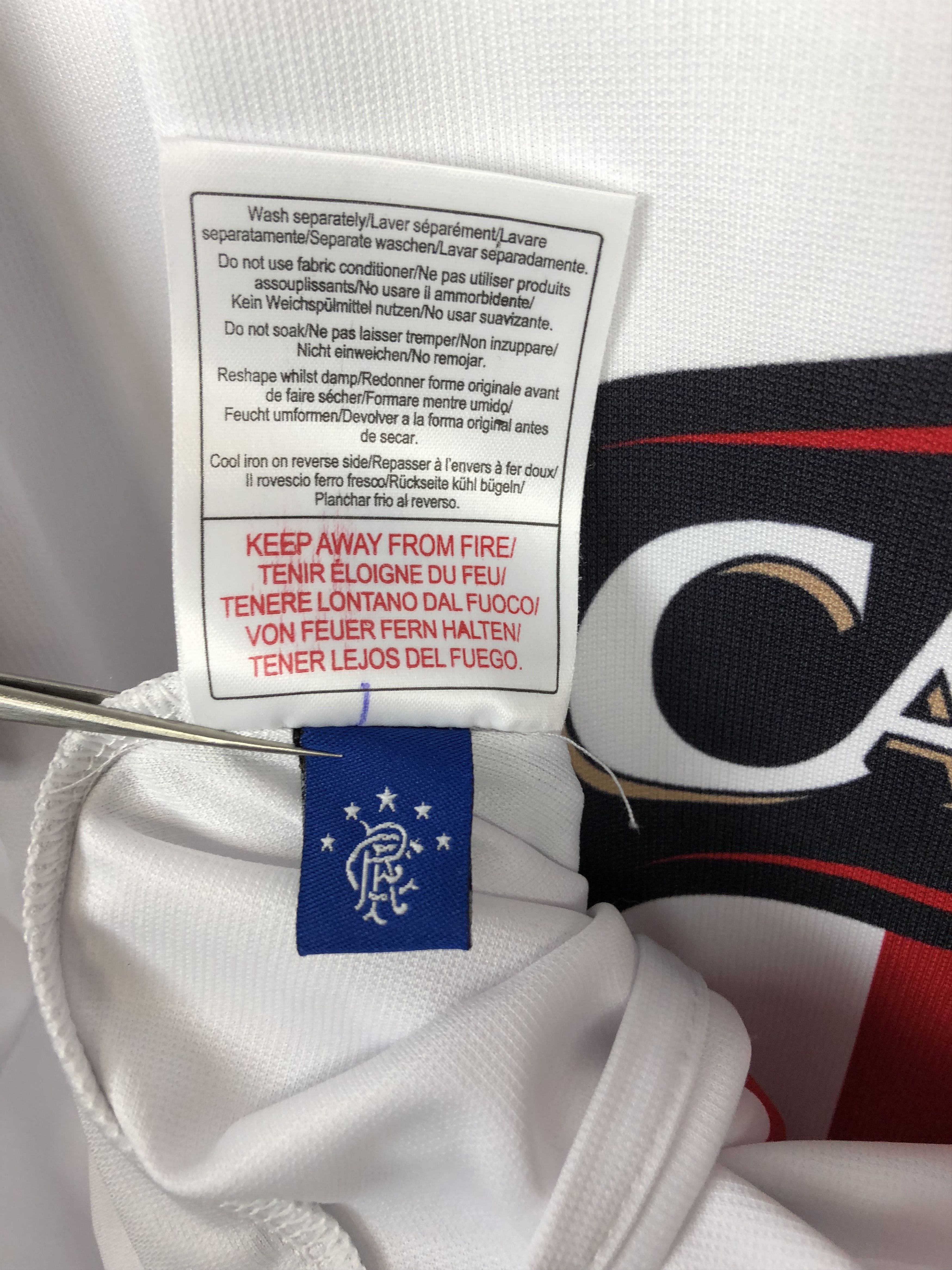 Umbro Glasgow Rangers football shirt 2005 Soccer Umbro Long Sleeve Size US XL / EU 56 / 4 - 9 Thumbnail