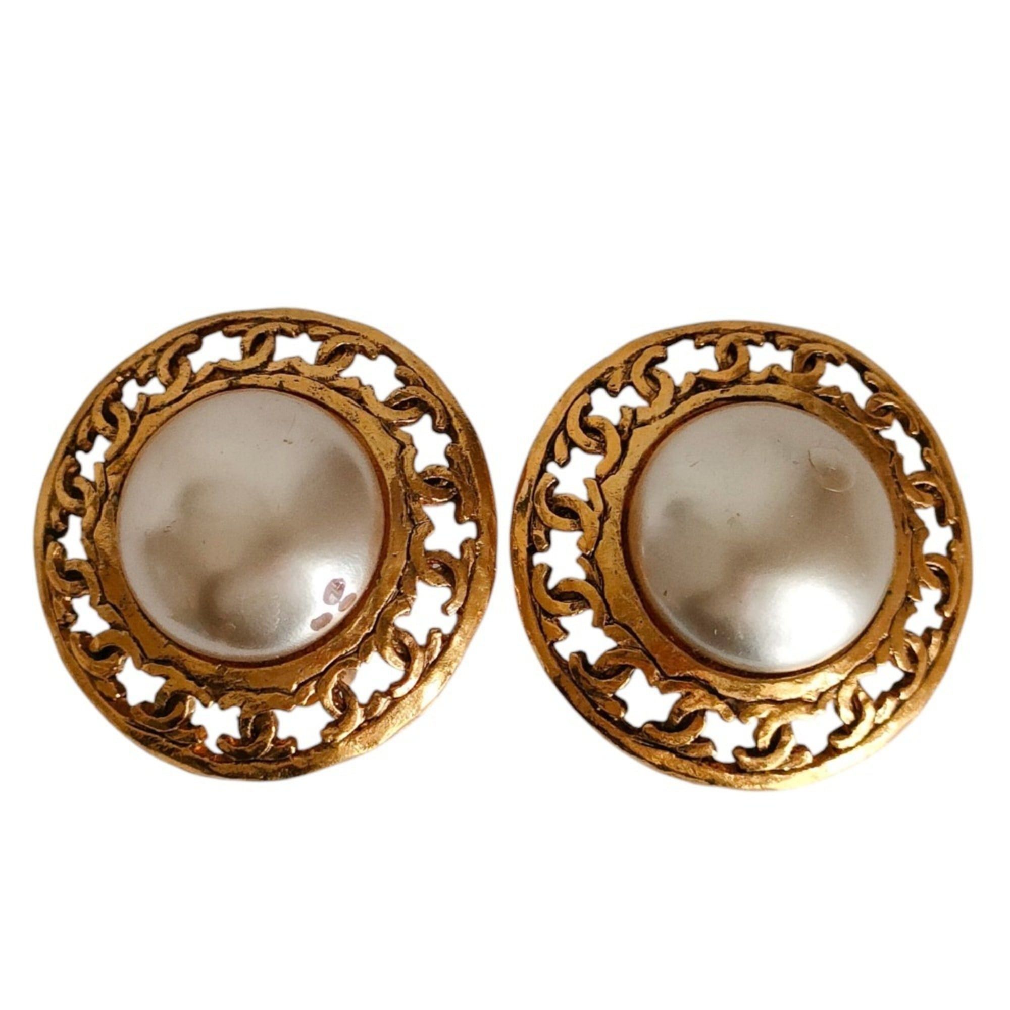 Chanel CHANEL 25 Coco Mark Metal Faux Pearl Clip Earrings, Gold Color, Women's Accessory Size ONE SIZE - 1 Thumbnail