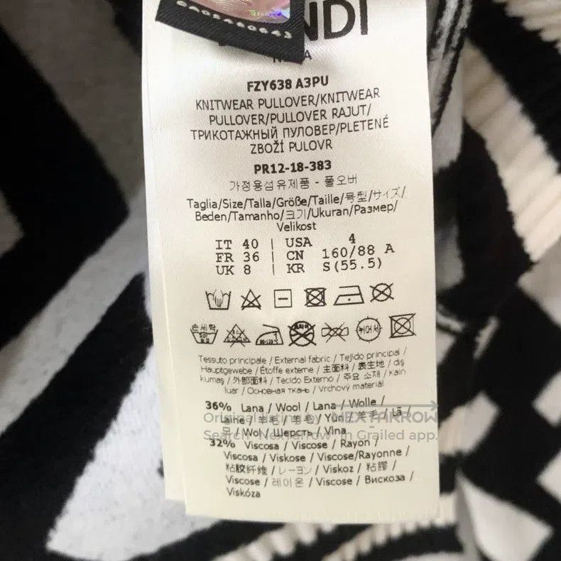 Fendi Fendi Black and White Old Flower Full-Print V-Neck Sweater Size XS / US 0-2 / IT 36-38 - 6 Thumbnail