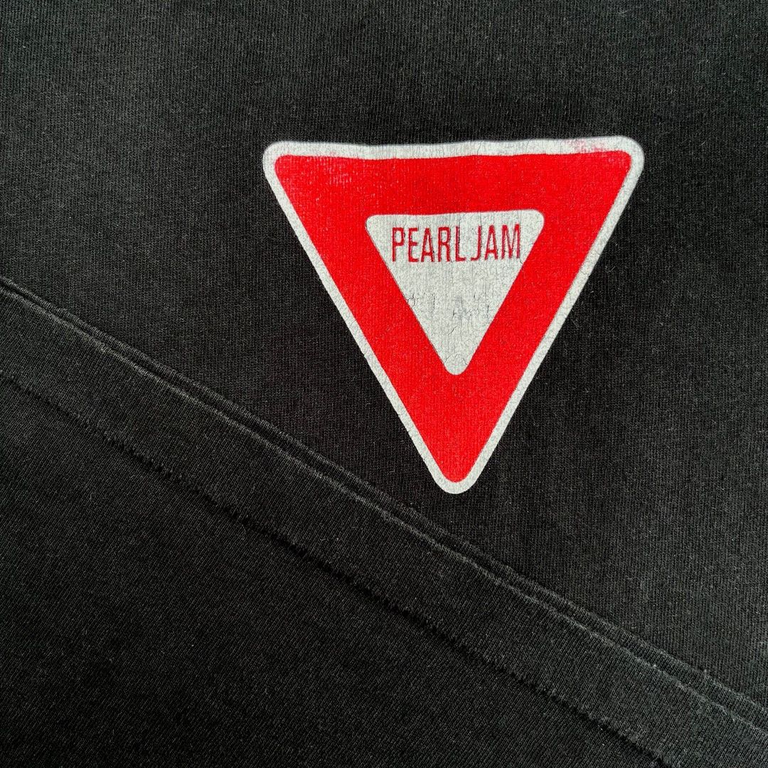 Anvil × Vintage Pearl Jam 1997 Vintage Yield Tour Oakland Concert T-Shirt Size US XL / EU 56 / 4 - 4 Thumbnail