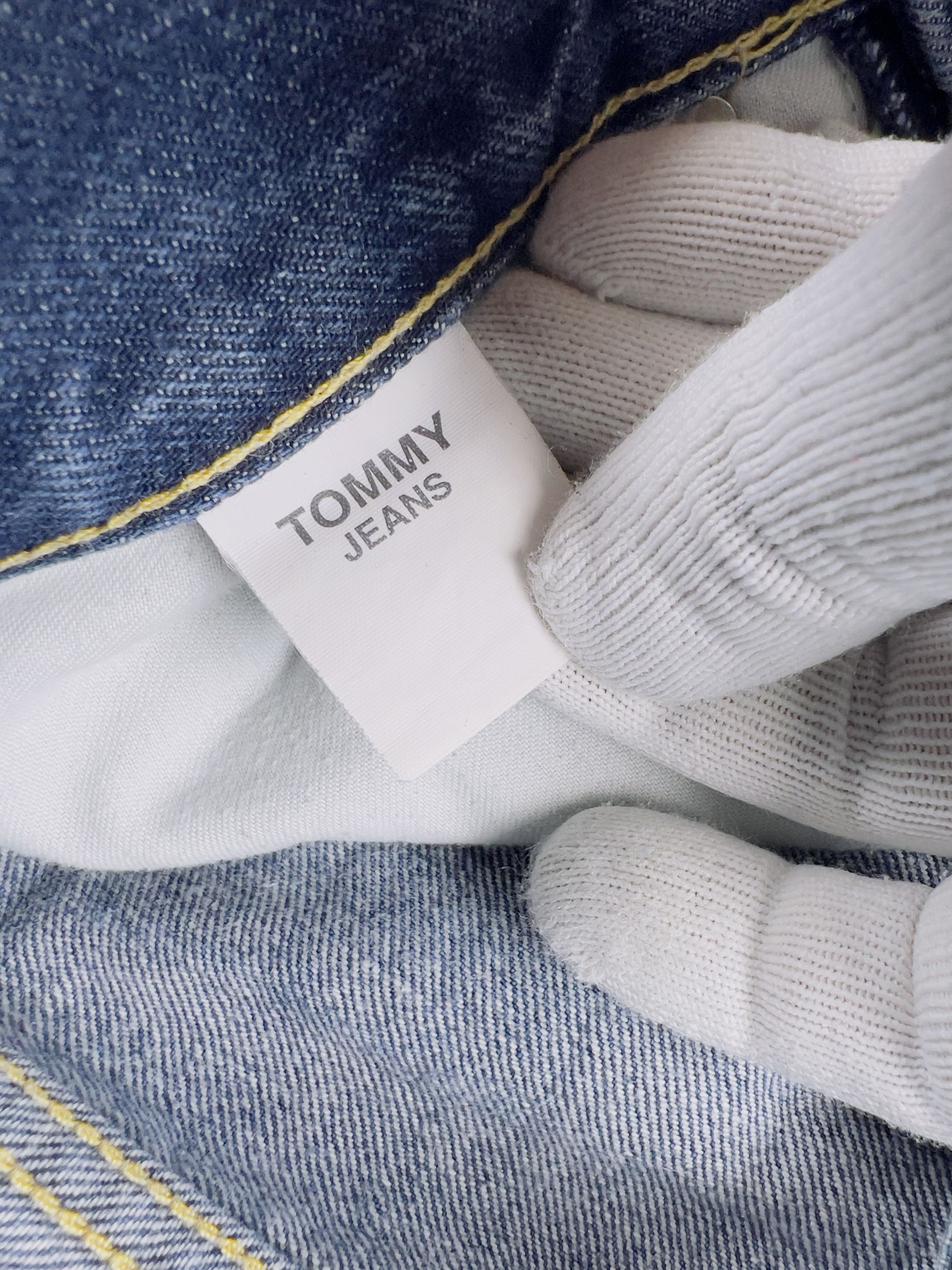 Tommy Hilfiger × Vintage Vintage Tommy Hilfiger Denim Shorts Size US 29 - 7 Thumbnail