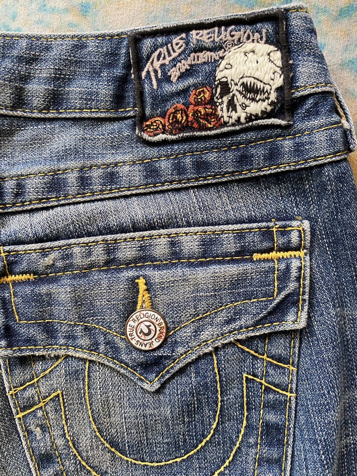 True Religion True Religion Distressed Denim Jeans – Blue Wash Size 28" / US 6 / IT 42 - 9 Thumbnail