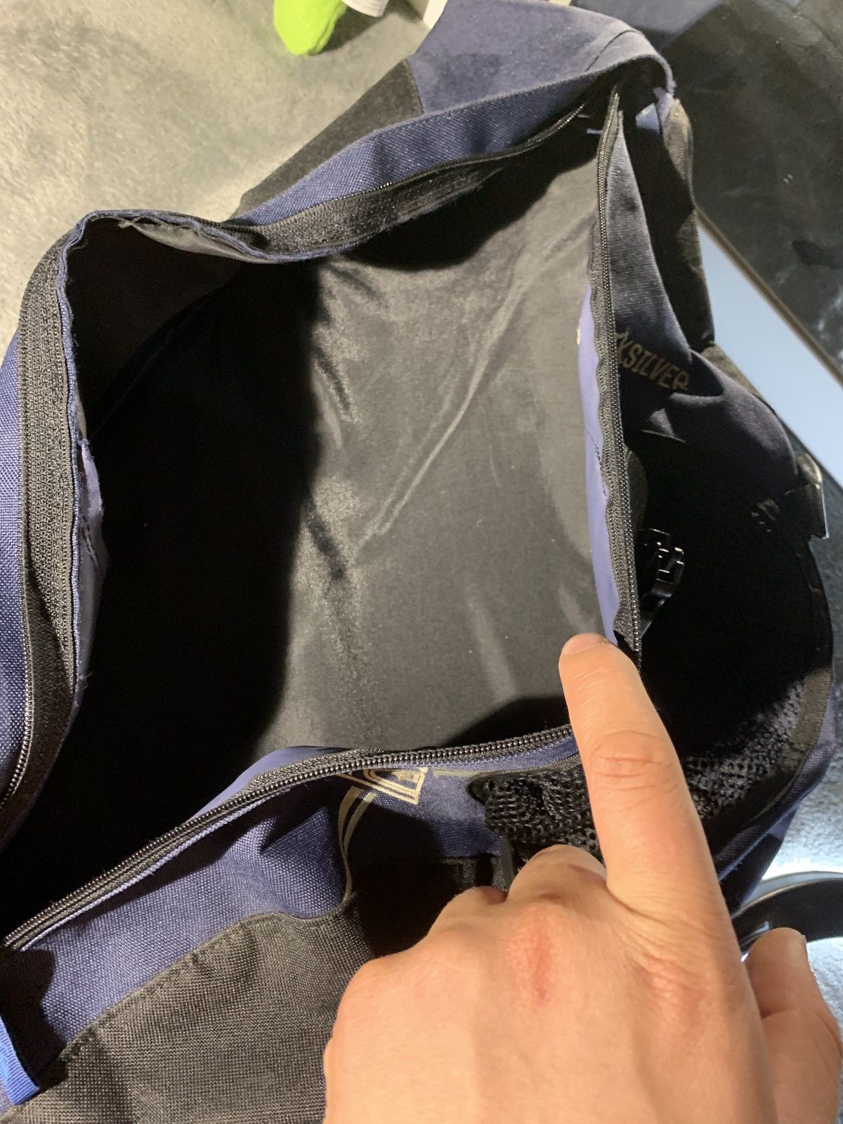 Quiksilver × Vintage Vintage Y2K Quiksilver sling bag gorpcore style multi pocket Size ONE SIZE - 5 Thumbnail
