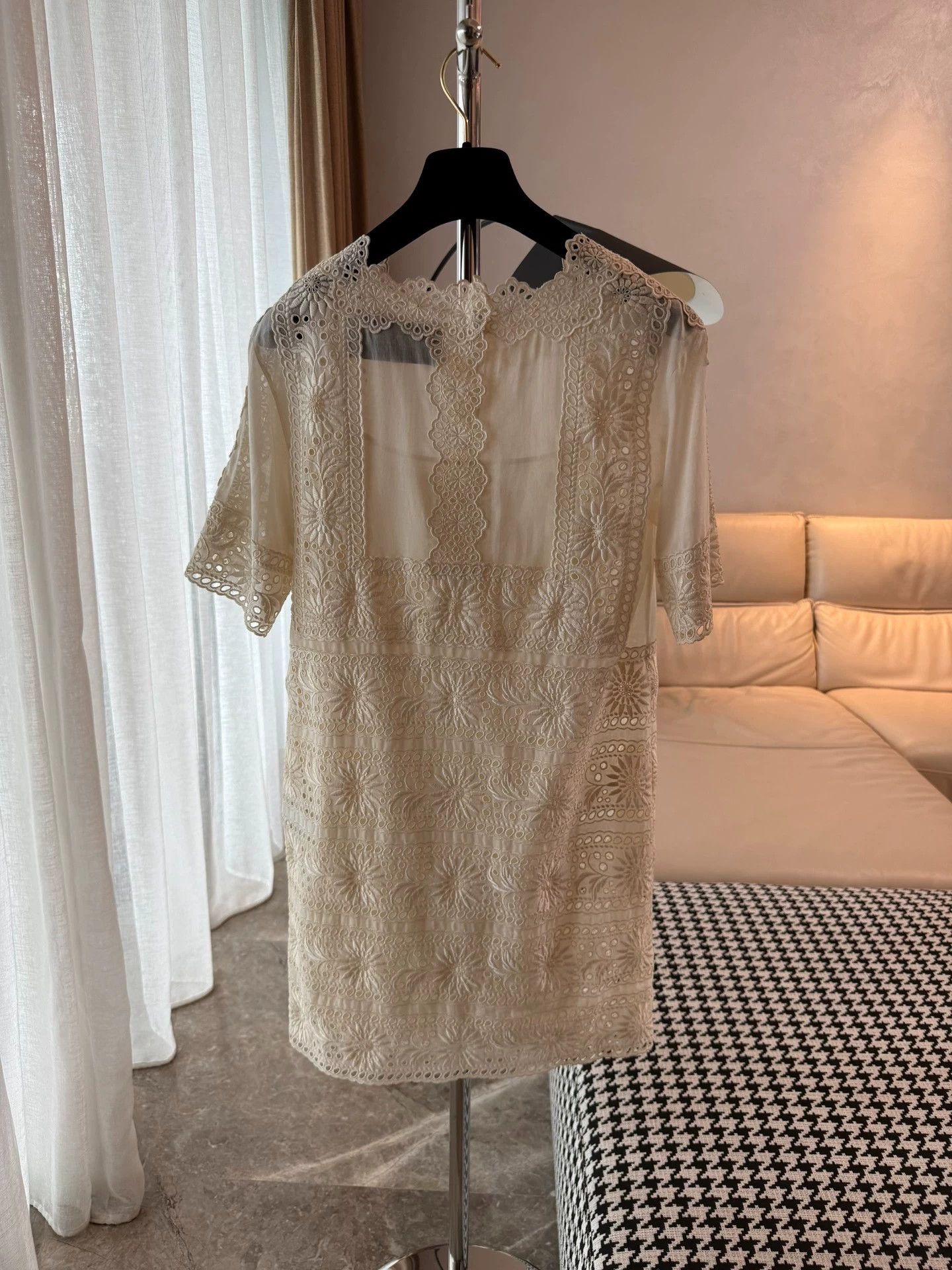 Valentino Valentino Lace Embroidered Daisy Lined Dress 36 NWT Size XS / US 0-2 / IT 36-38 - 2 Thumbnail