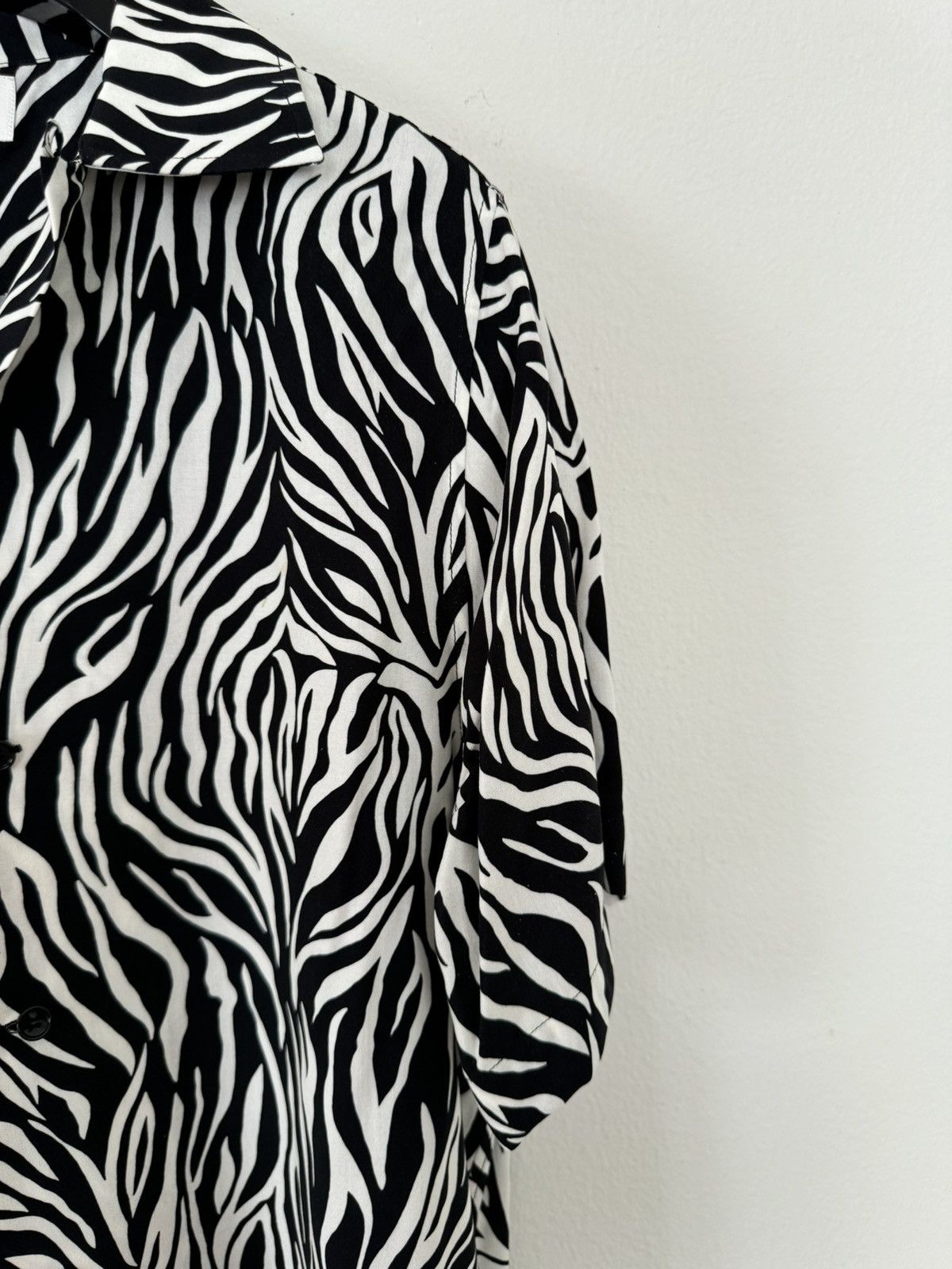 Celine × Hedi Slimane CELINE HAWAIIAN SHIRT IN PRINTED VISCOSE OFF WHITE / BLACK Size US S / EU 44-46 / 1 - 10 Thumbnail